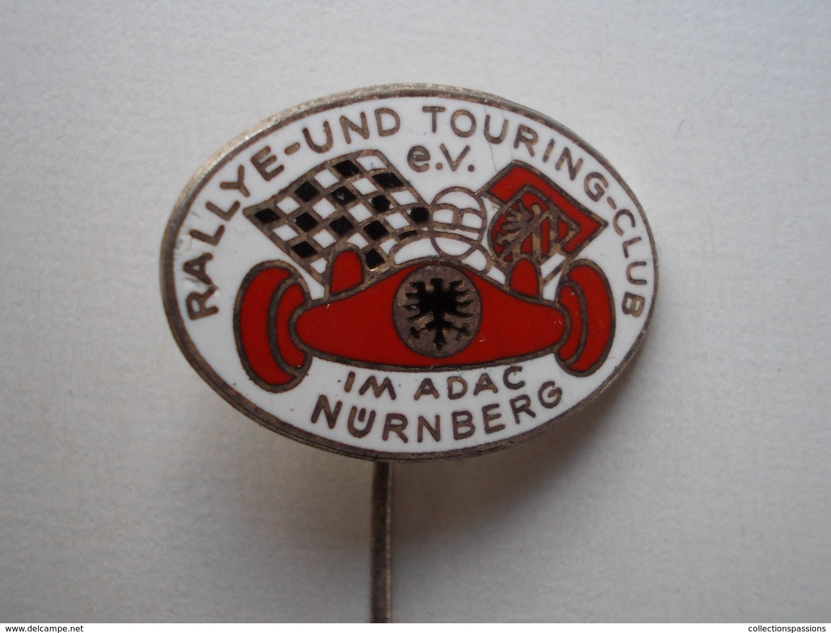 - Epinglette. Rallye-Und Touring-Club Nurnberg  - - Autres & Non Classés