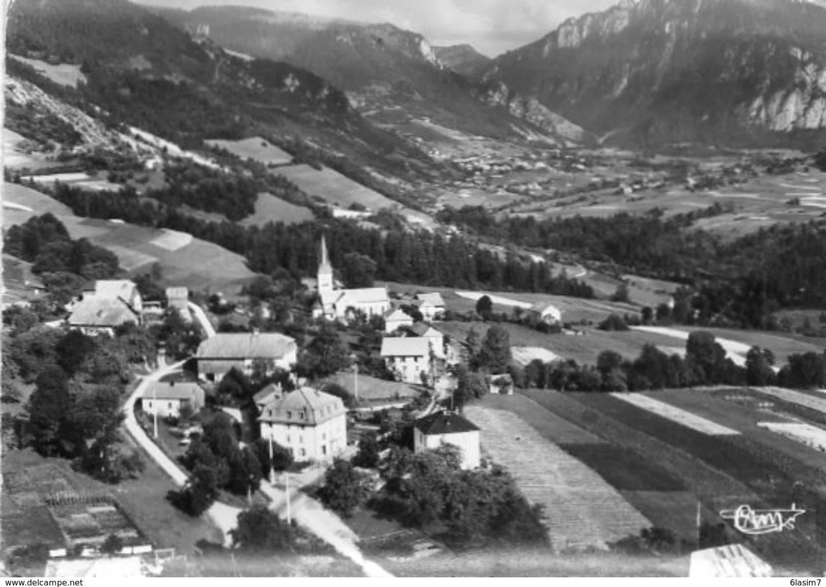 CPSM Dentelée - CHEVENOZ (74) - Vue Aérienne Du Village Dans Les Années 50 / 60 - Chevenoz