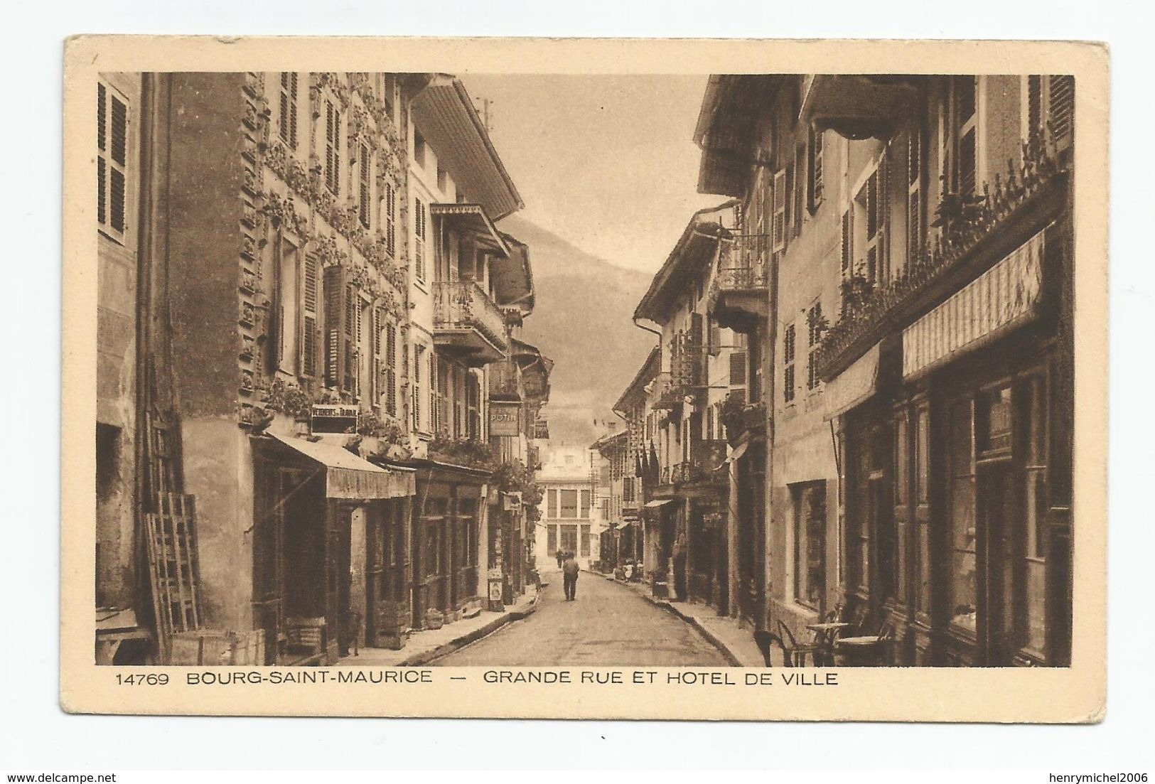 Savoie - 73 - Bourg Saint St Maurice Grande Rue Et Hotel De Ville - Bourg Saint Maurice