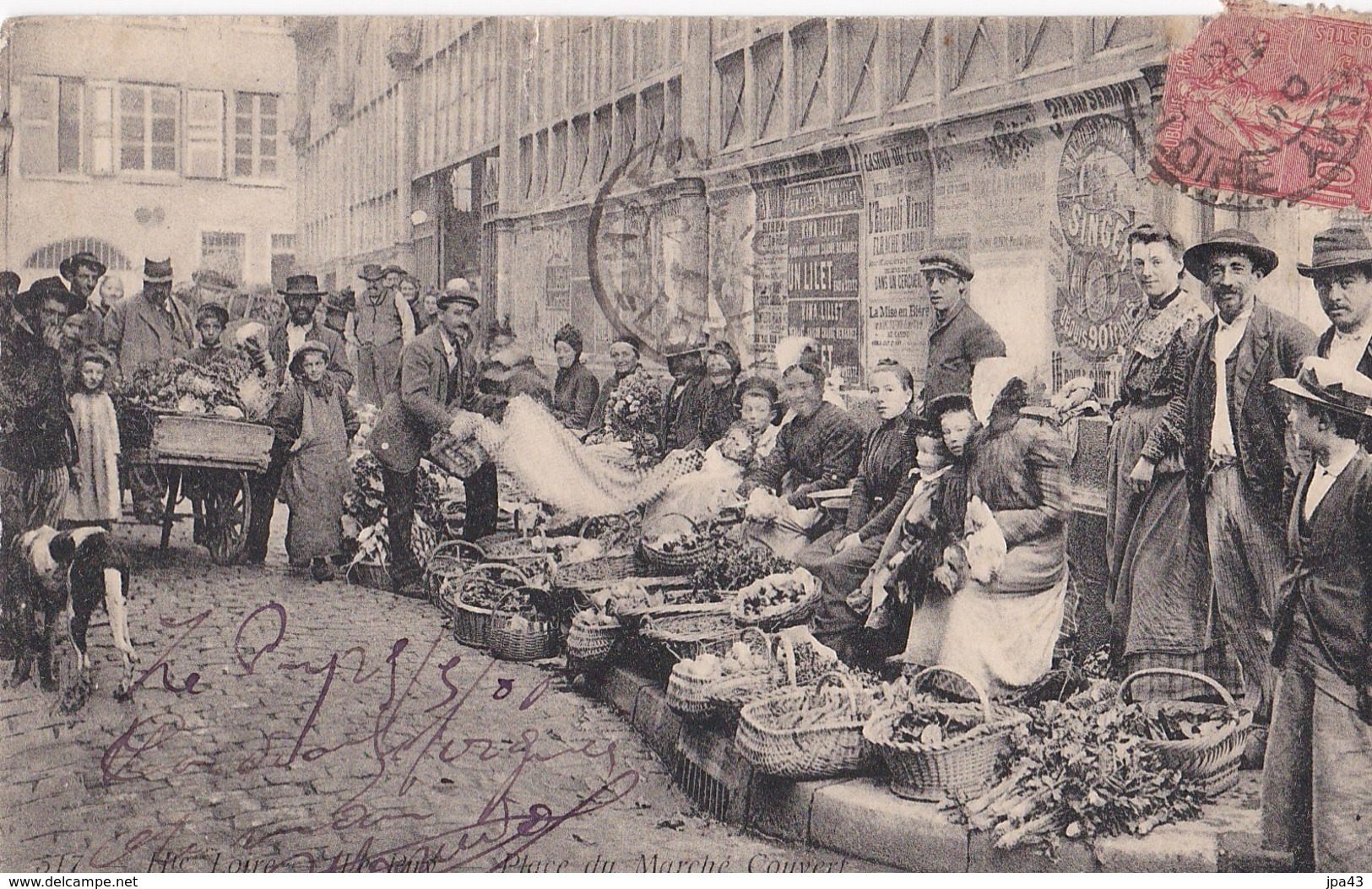 LE PUY EN VELAY  Place Du Marché Couvert - Le Puy En Velay