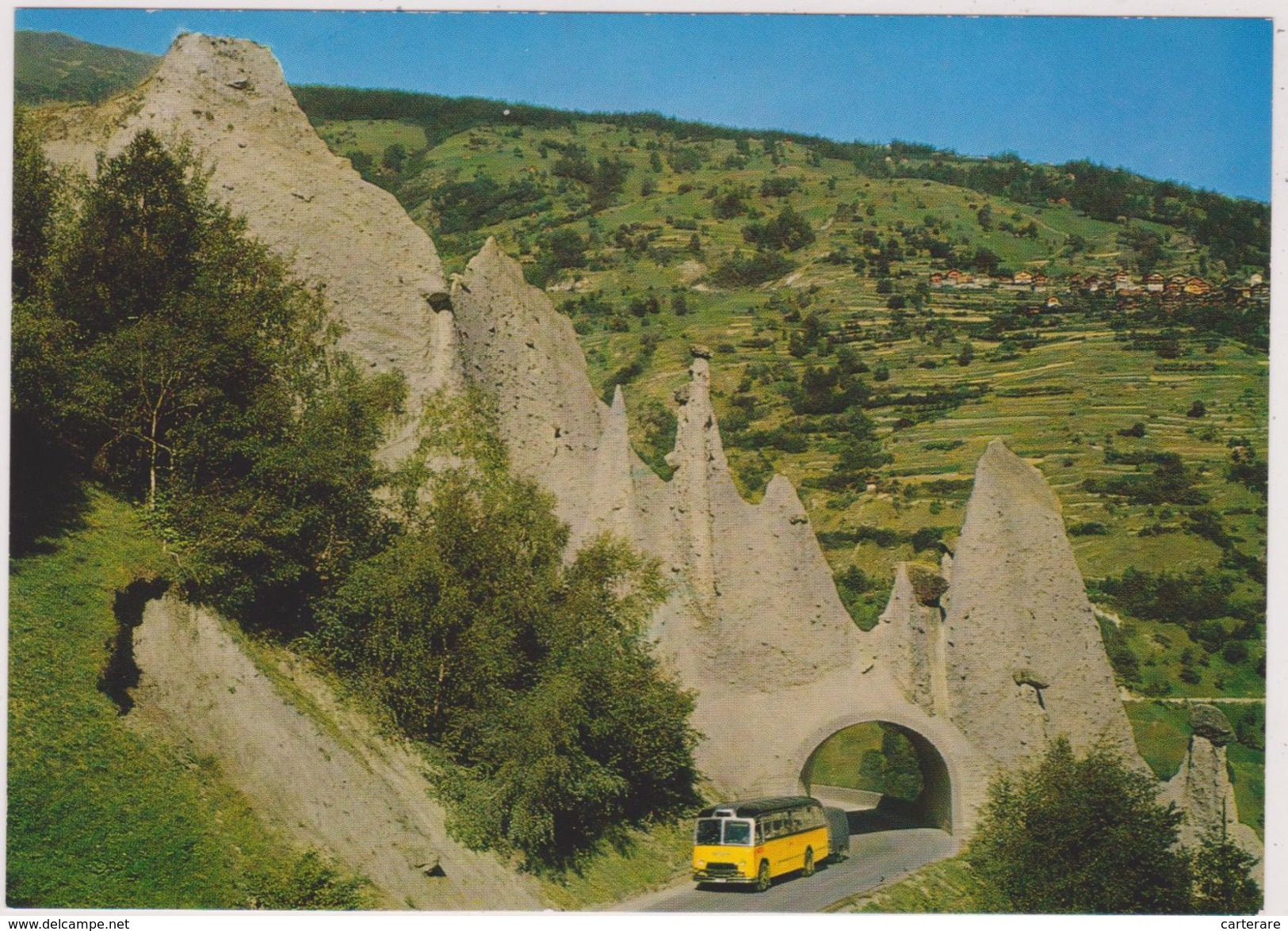 SUISSE,SCHWEIZ,SVIZZERA,SWITZERLAND,HELVETIA,SWISS ,VALAIS,HERENS,HEREMENCE,EUSEIGNE,PYRAMIDE,BUS - Hérémence