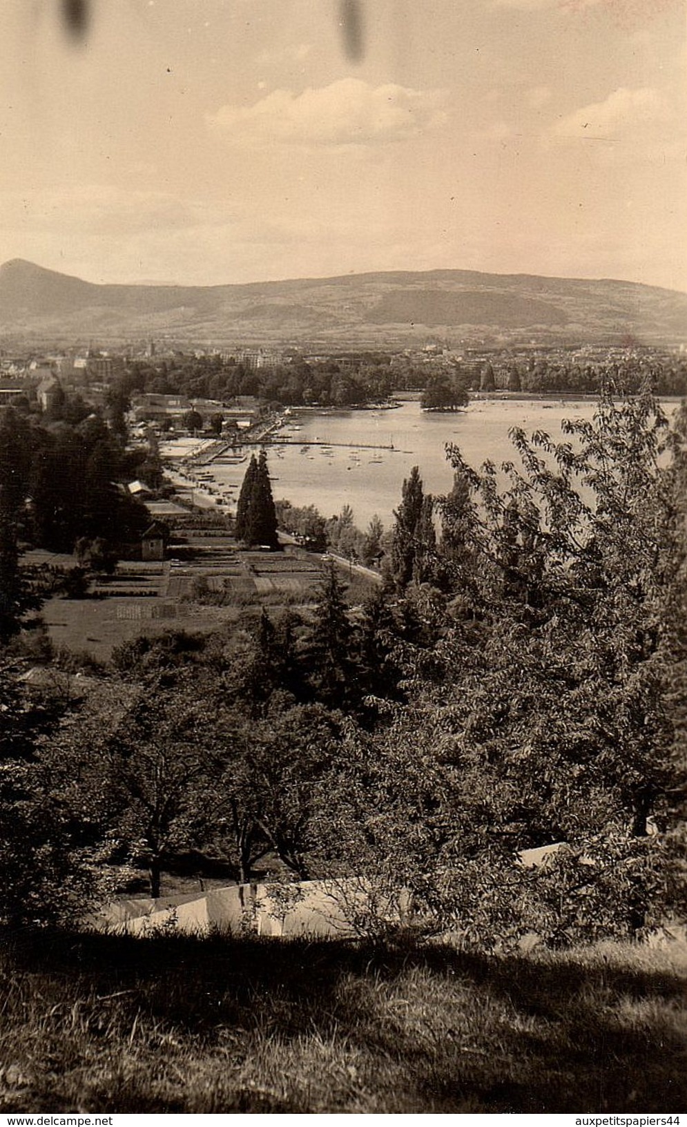 Page de 13 Photos Originales Haute-Savoie, Annecy (74000), Quai de l'Ile, remparts, lac, Passage république, Sévrier