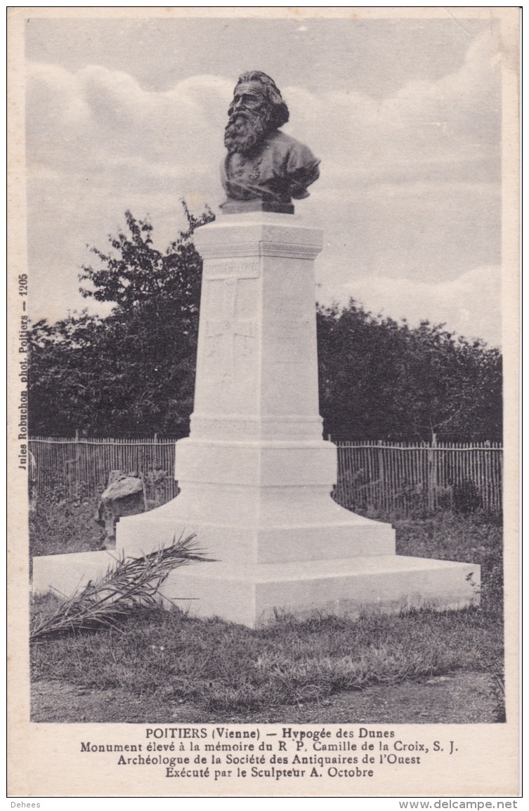 86 - Poitiers, L'Hypogée Des Dunes, Monument Élevé à La Mémoire Du RP Camille De La Croix - Poitiers