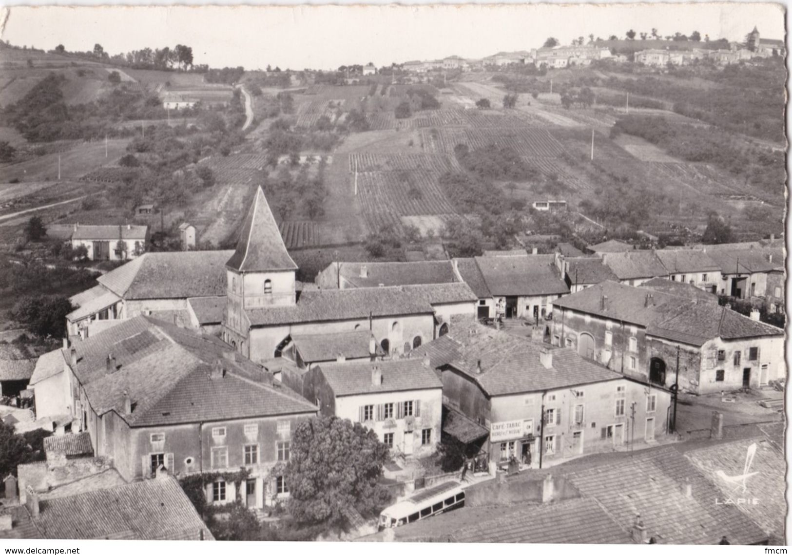 Laître-sous-Amance, Vue Aérienne, Le Centre, Amance En Arrière-plan. - Autres & Non Classés