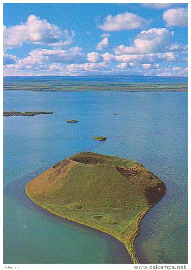 Islande        H15        View Of Haey , Myvaln's Tallest Island - Islande