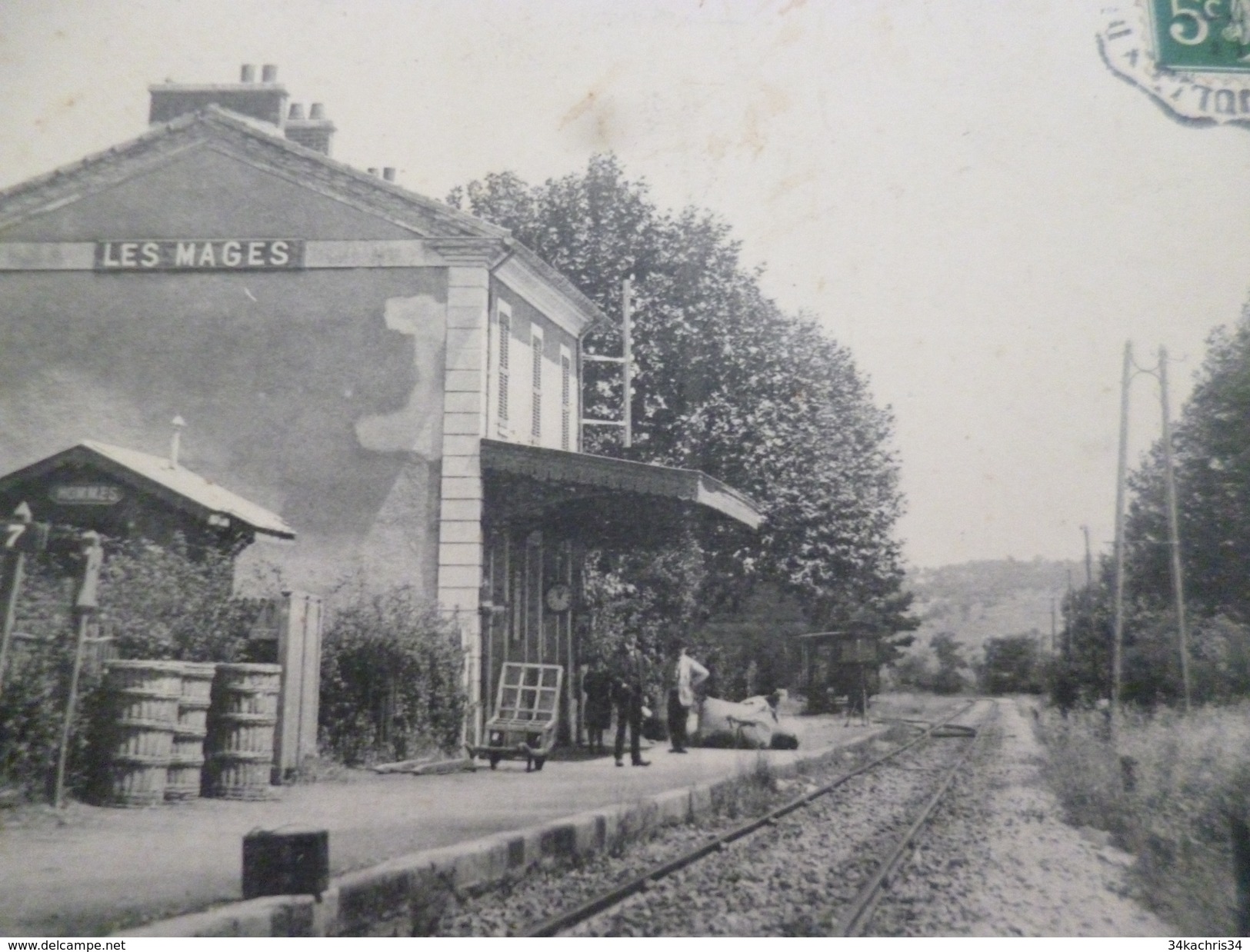 CPA 30 Gard Les Mages La Gare Tachée Sinon TBE - Autres & Non Classés