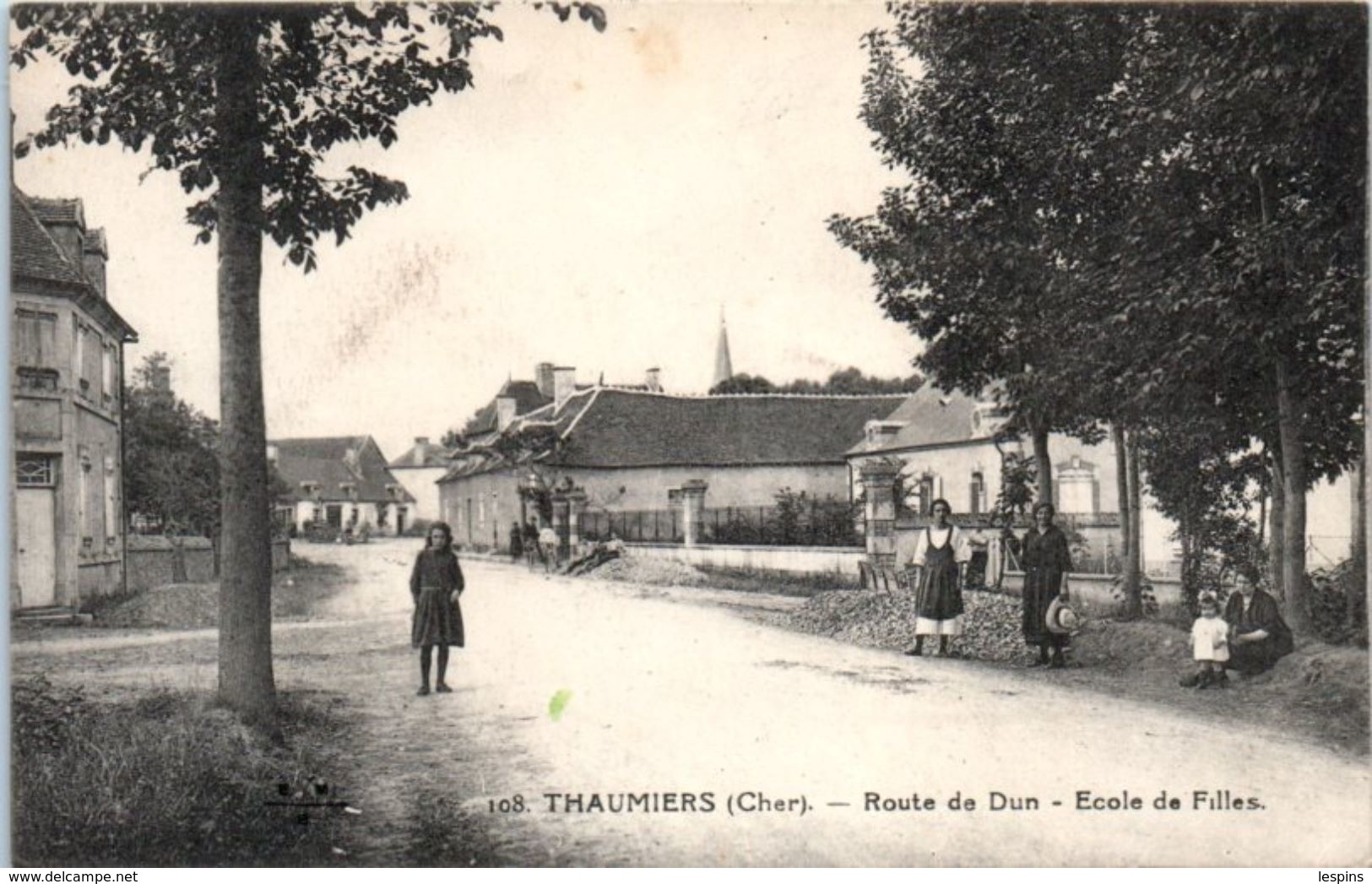 18 - THAUMIERS -- Route De Dun - Ecole De Filles - Thaumiers
