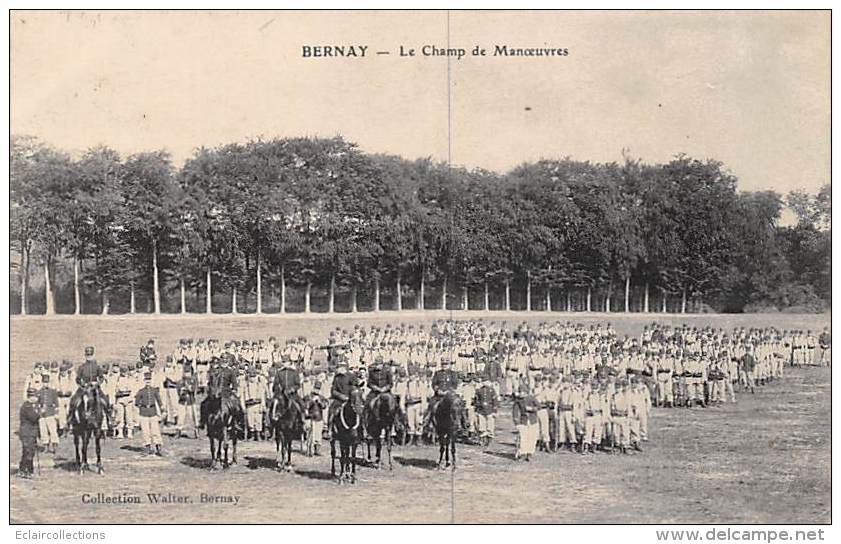 Bernay   27:   Le Champ De Manoeuvres        (voir Scan) - Bernay