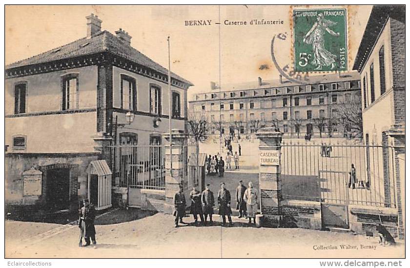 Bernay   27:    Infanterie .Caserne Turreau    (voir Scan) - Bernay