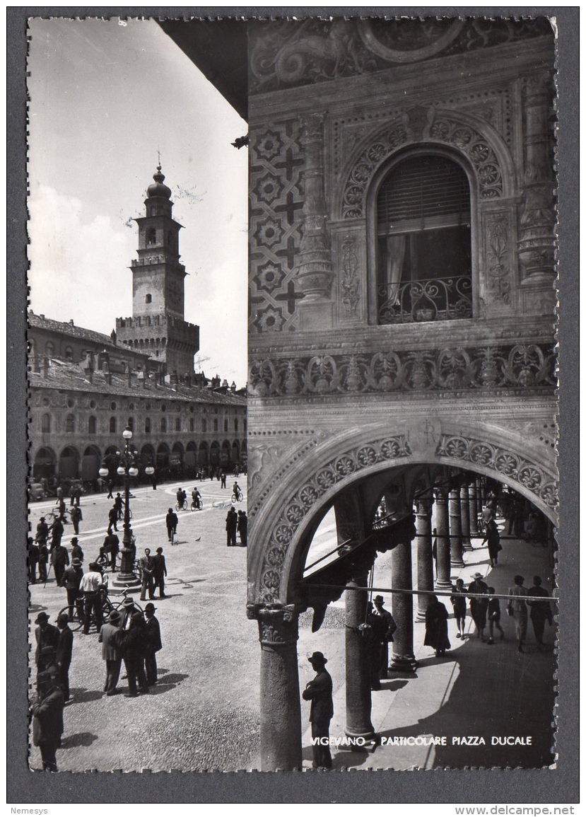 1949 VIGEVANO Piazza Ducale FG V SEE 2 SCANS  Animata - Vigevano