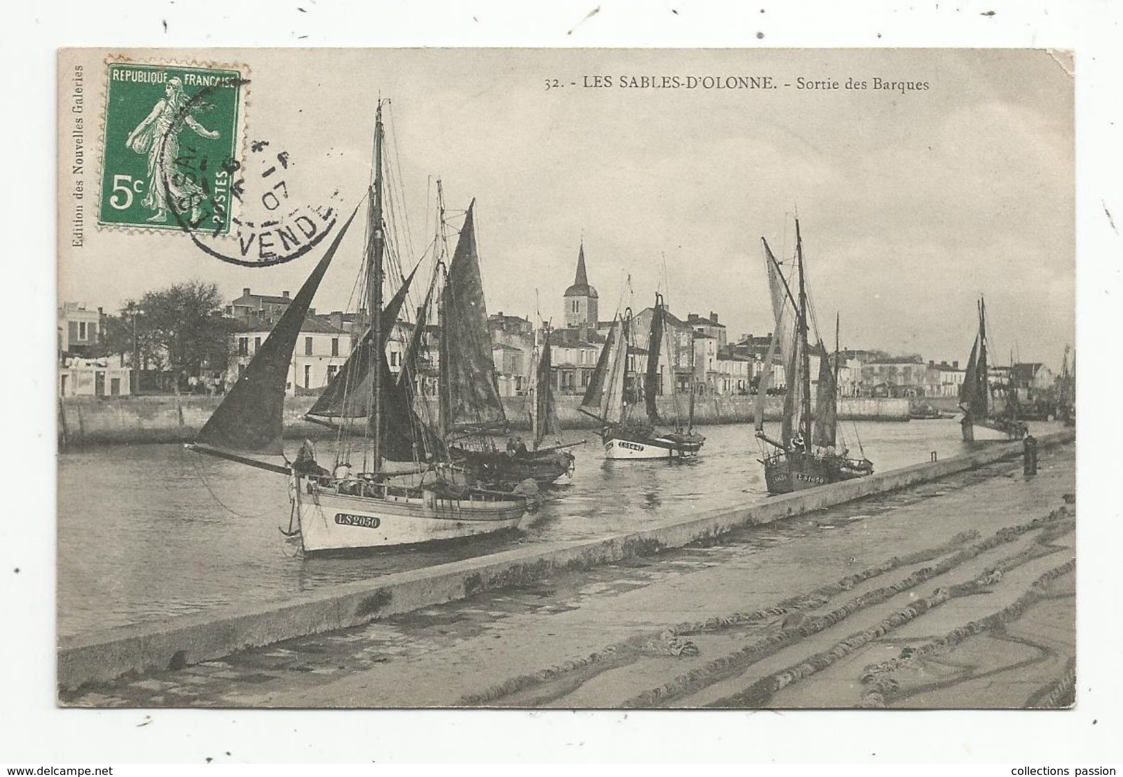 Cp , Bateaux De Pêche ,85 , LES SABLES D'OLONNE , Sortie Des Barques , Voyagée 1907 - Pêche