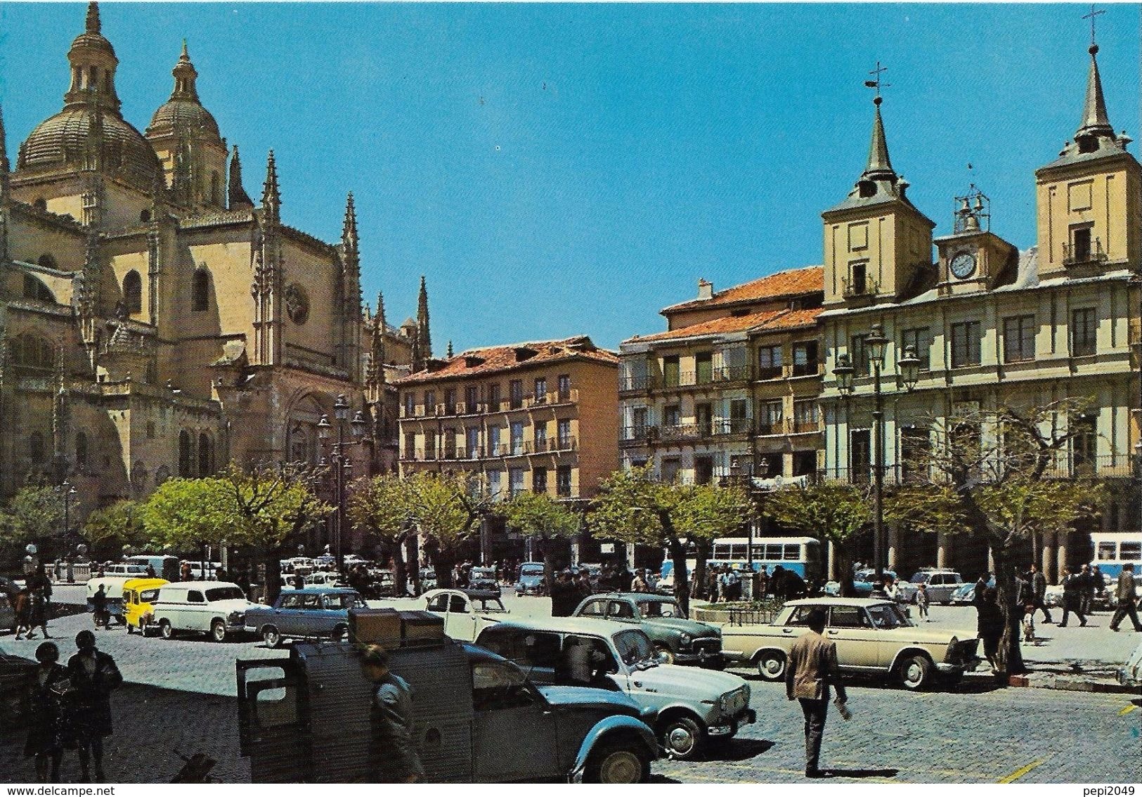 A835 - POSTAL - SEGOVIA - LA CATEDRAL Y PLAZA MAYOR - Segovia