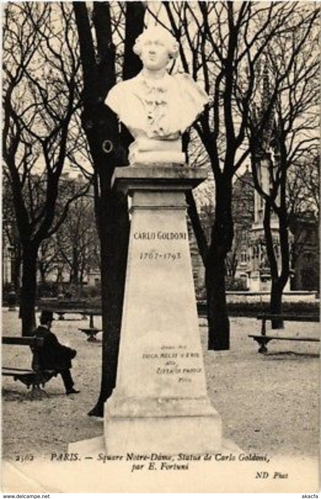 CPA PARIS (4e) Square Notre-Dame. Statue De Carlo Goldoni. (560089) - Notre Dame De Paris