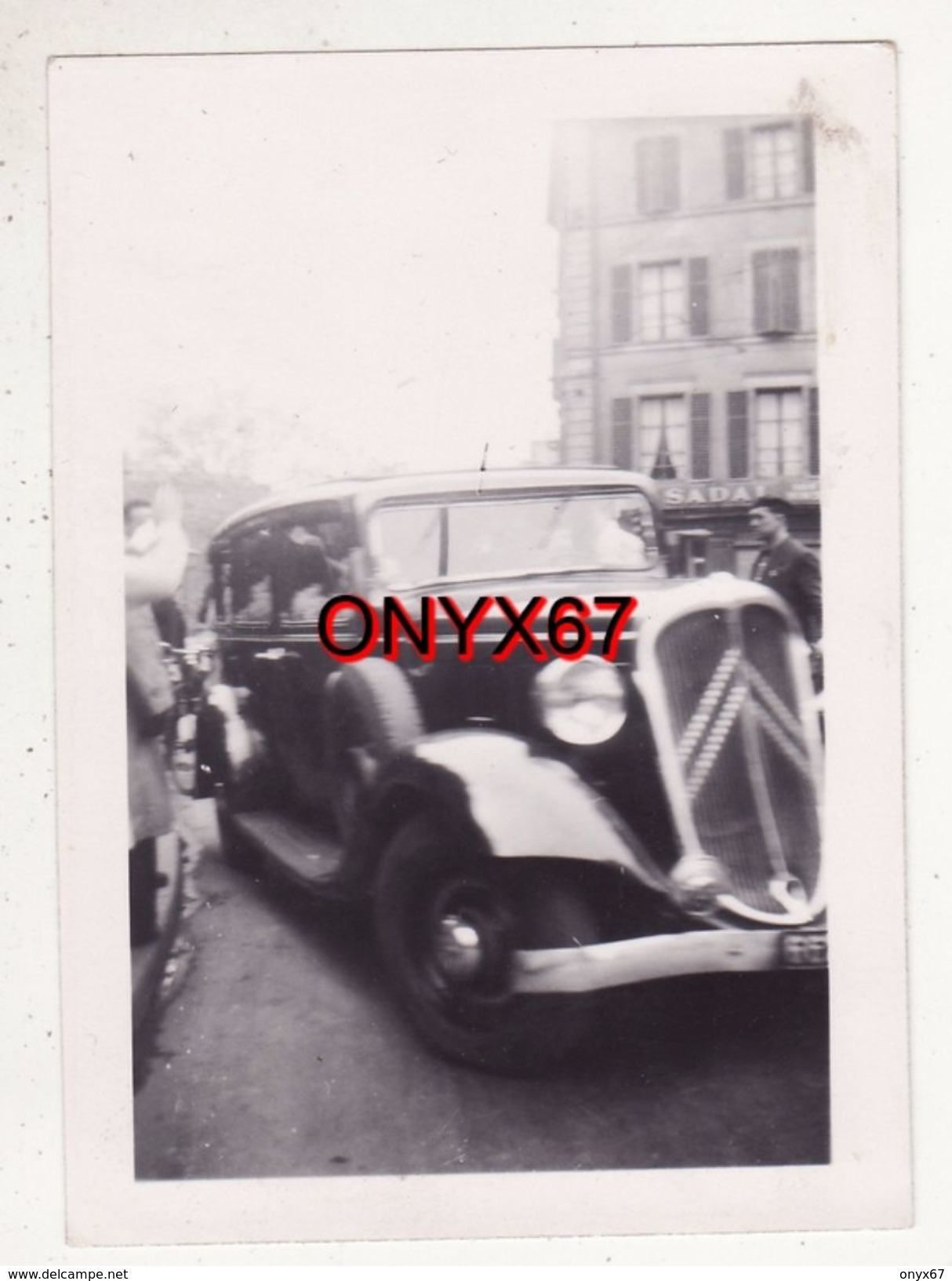 PHOTO 9 X 6,5 Cms - VOITURE AUTO AUTOMOBILE CITROEN 15 CV Rosalie 1934 TRANSPORT Magasin SADAL VILLE A SITUER - Coches