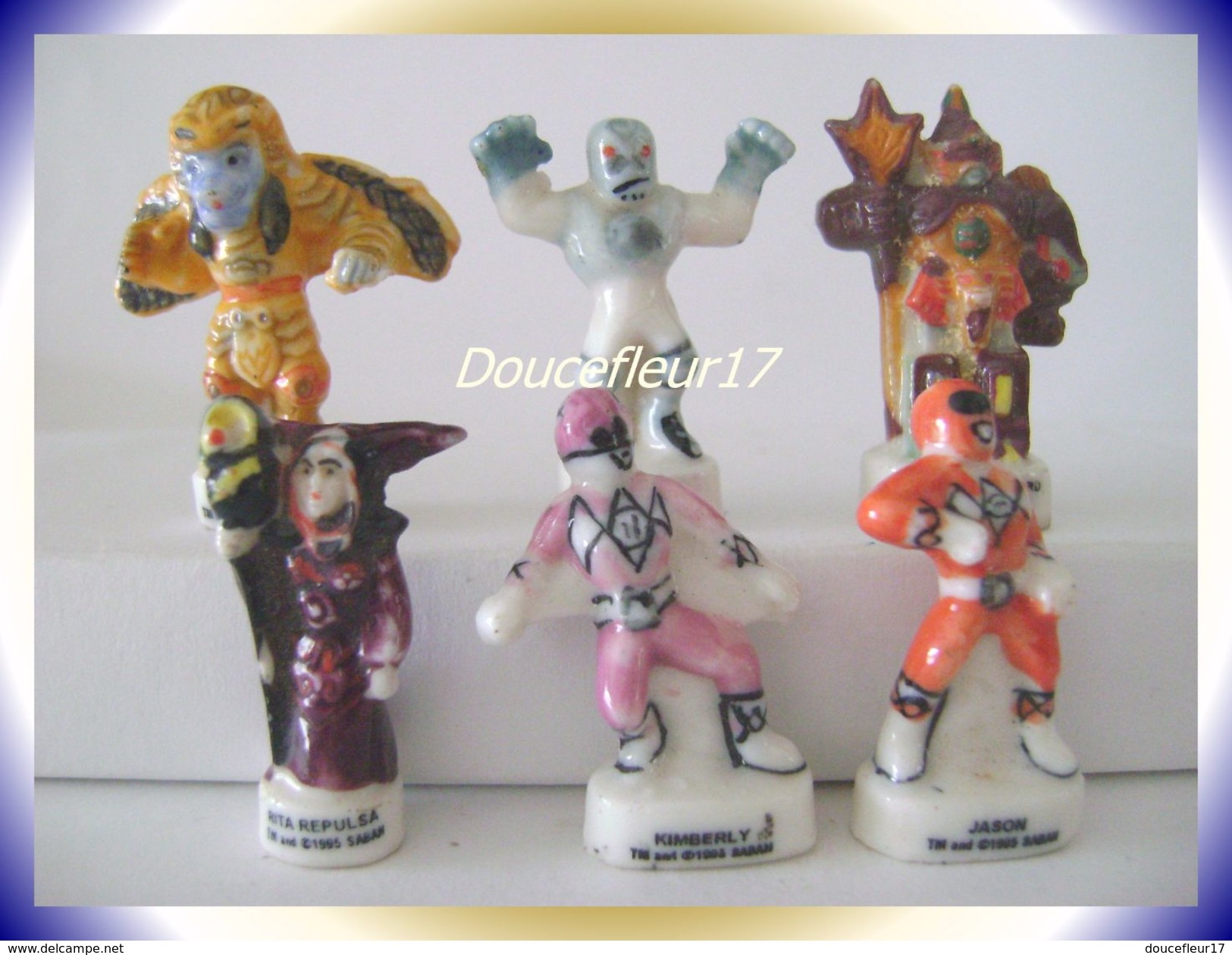 Power Rangers ..  6 Fèves .. Ref AFF : 57-1996 ...( Pan 0013) - Cartoons