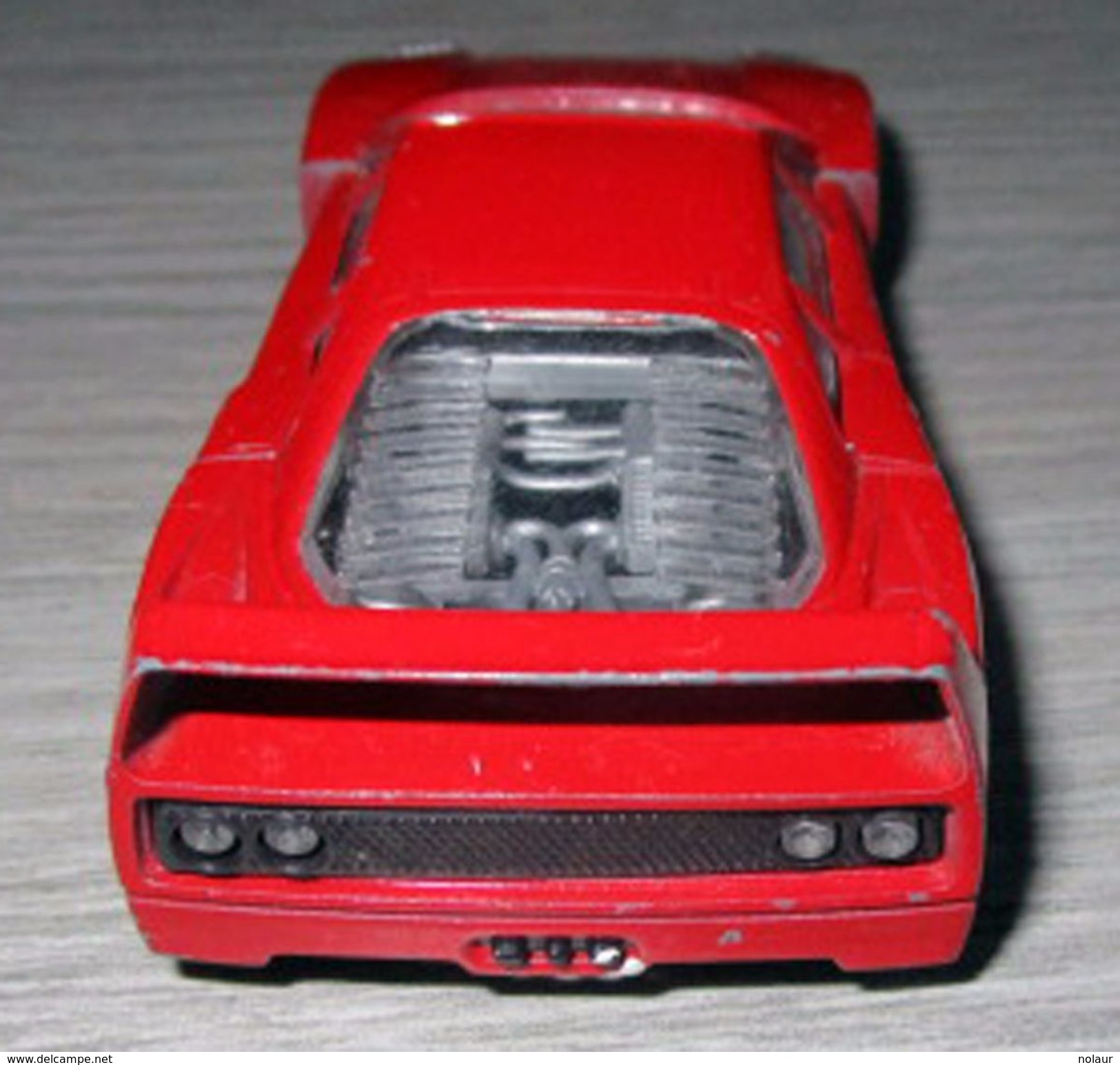 Ferrari F40 - Burago 1/43ème - Burago