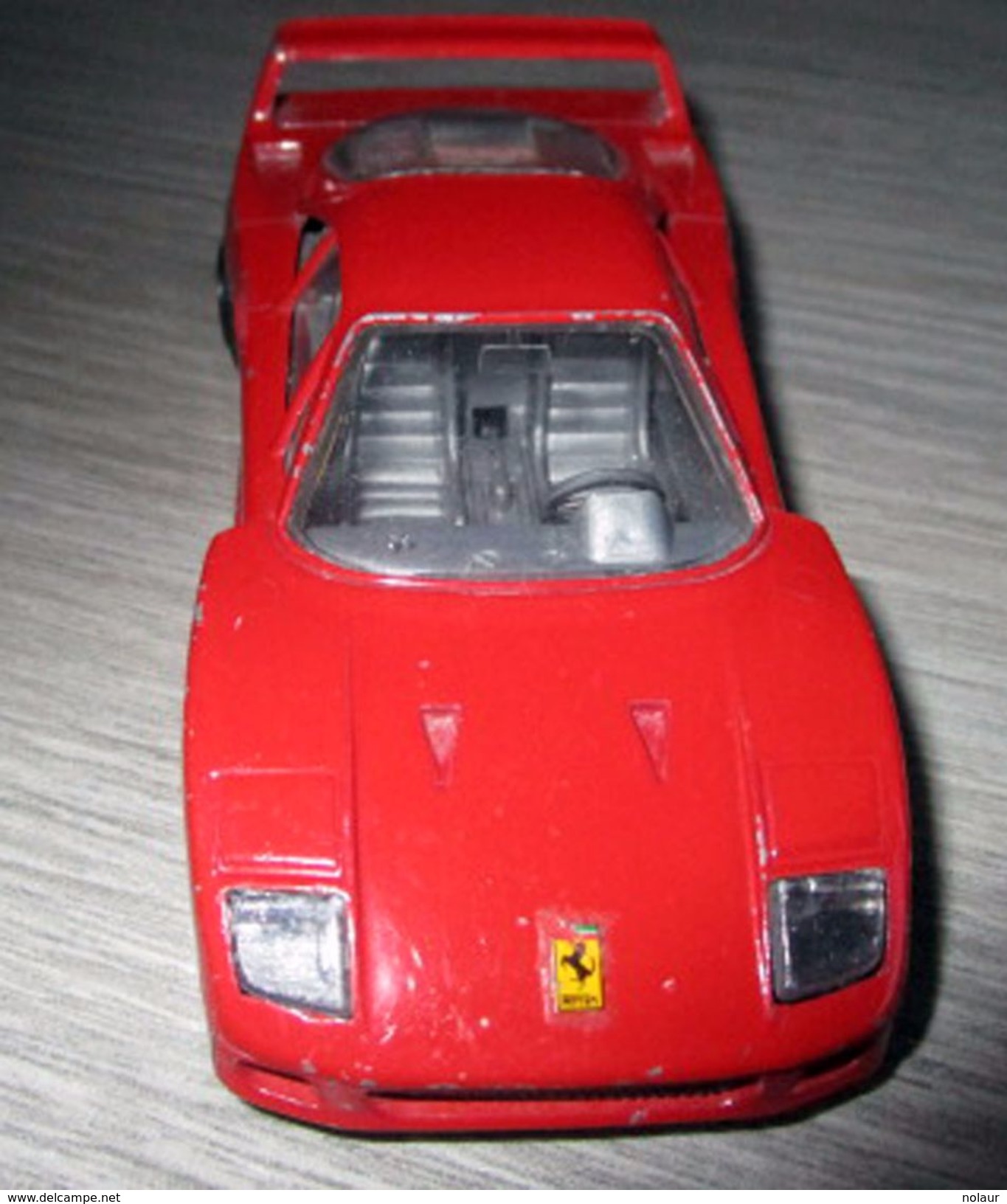 Ferrari F40 - Burago 1/43ème - Burago
