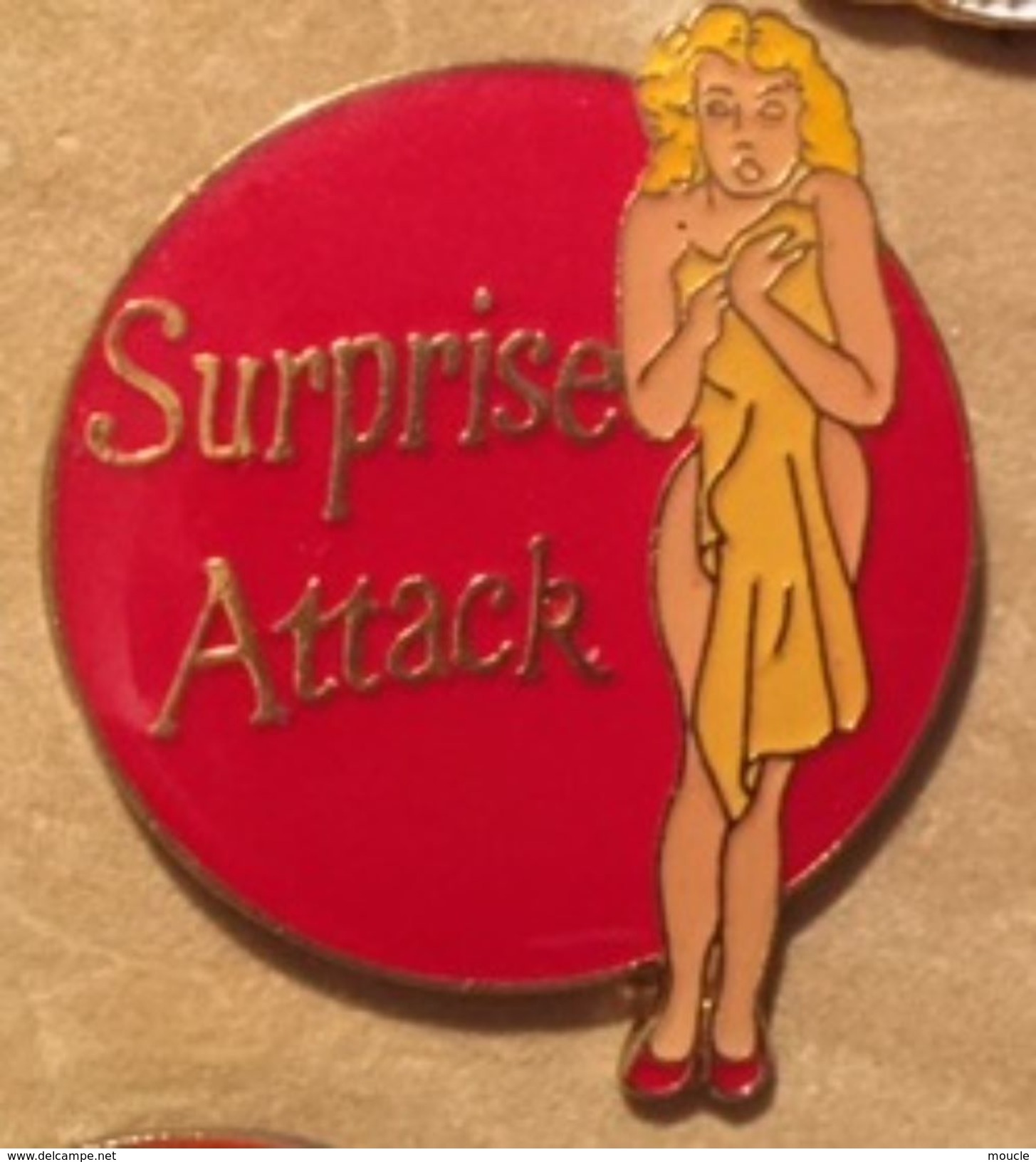 PIN-UP BLONDE - SURPRISE ATTACK  -      (18) - Pin-ups