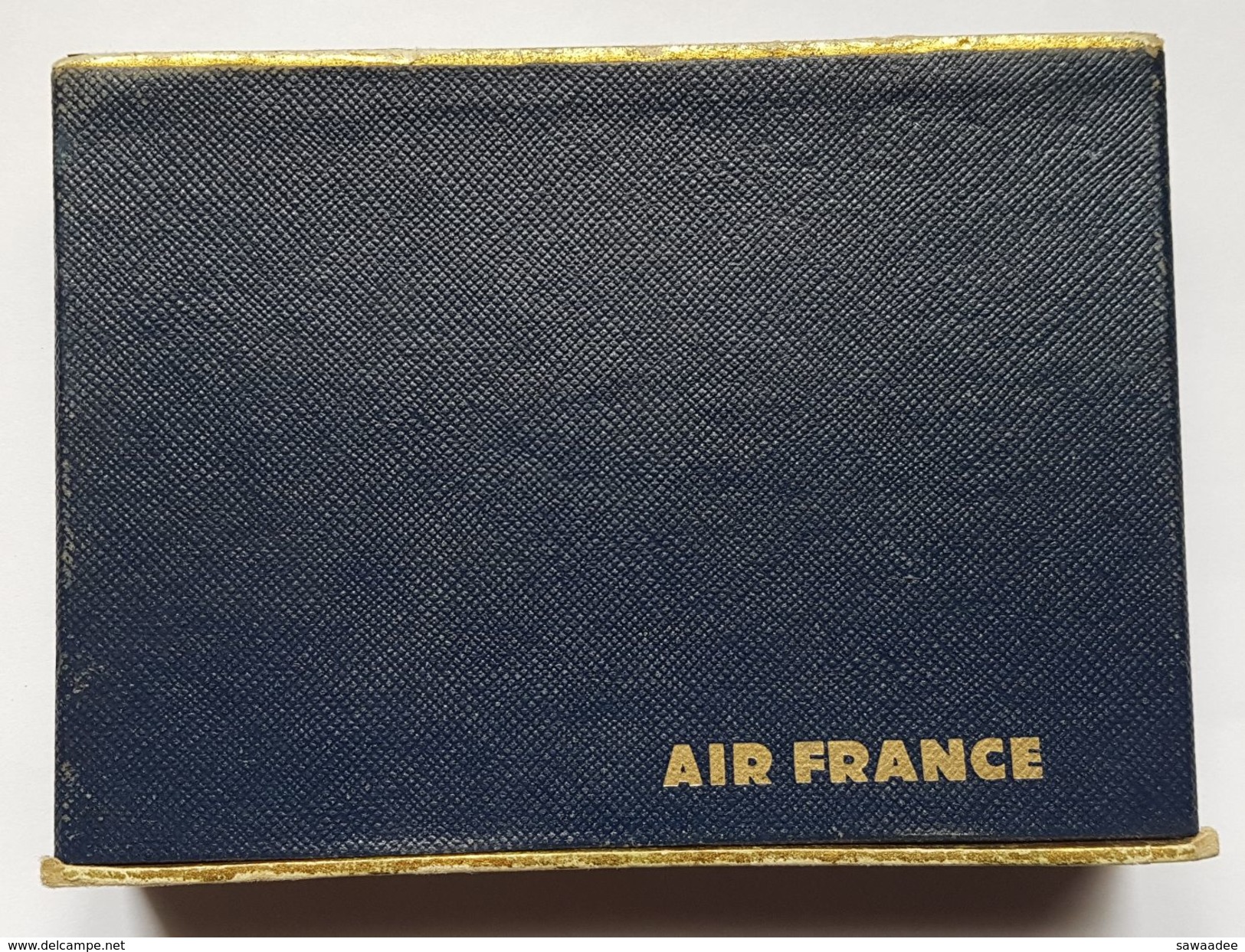 COFFRET - JEU DE CARTE - AIR FRANCE - 2 X 54 CARTES - DOS ROUGE ET DOS BLEU - EMBOITAGE CARTONNE - ANNE 60/70 - Cartas