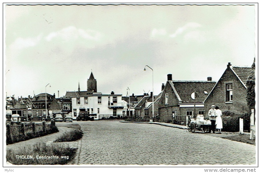 Fotokaart. Tholen. Eendrachts Weg. Melkman. Laitier. - Tholen