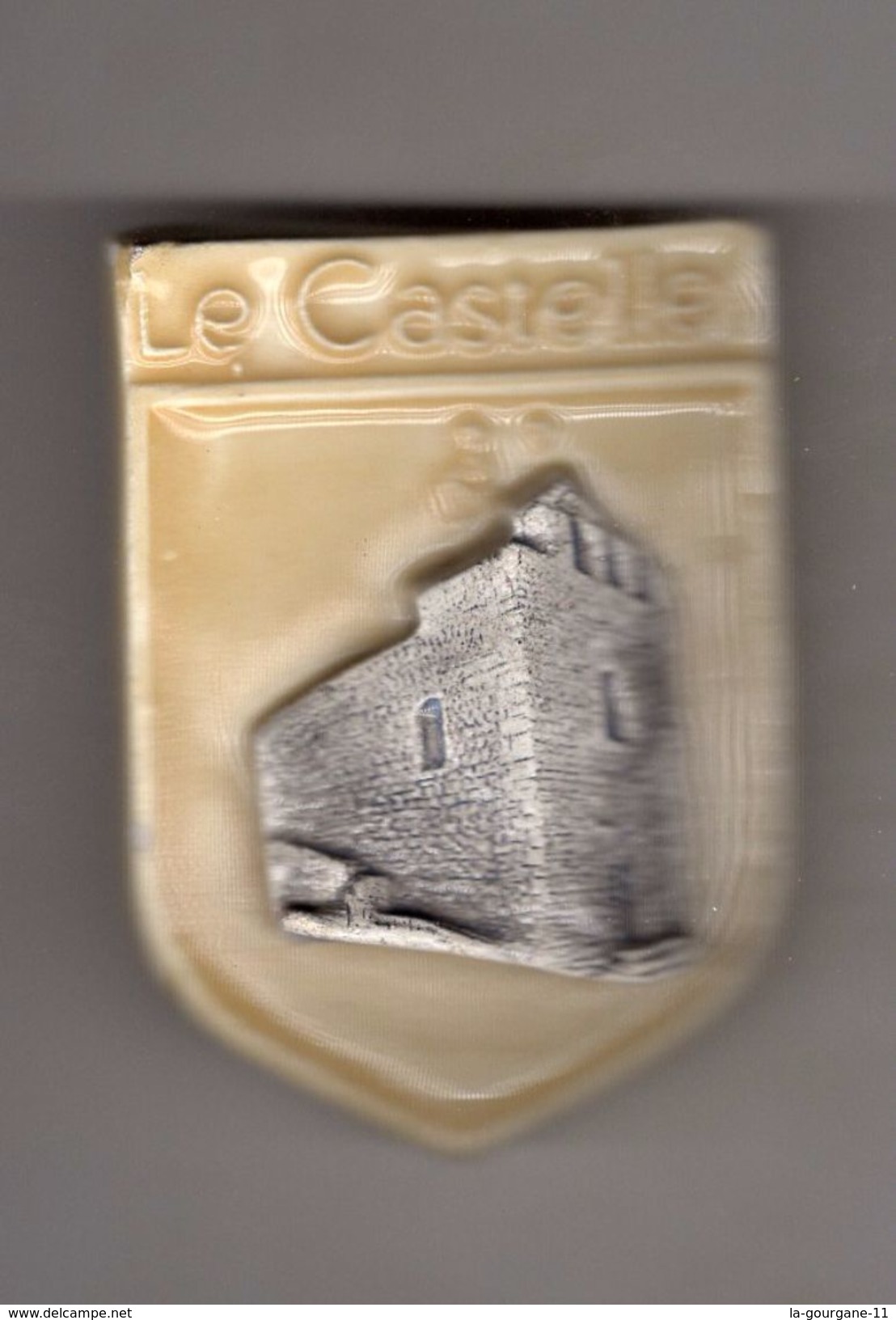 Grosse Fève Plaque Décor  MH  - LE CASTELLET église Saint-sauveur De La Transfiguration  (6 Cm X 4 Cm) - Moulin à Huile - Région