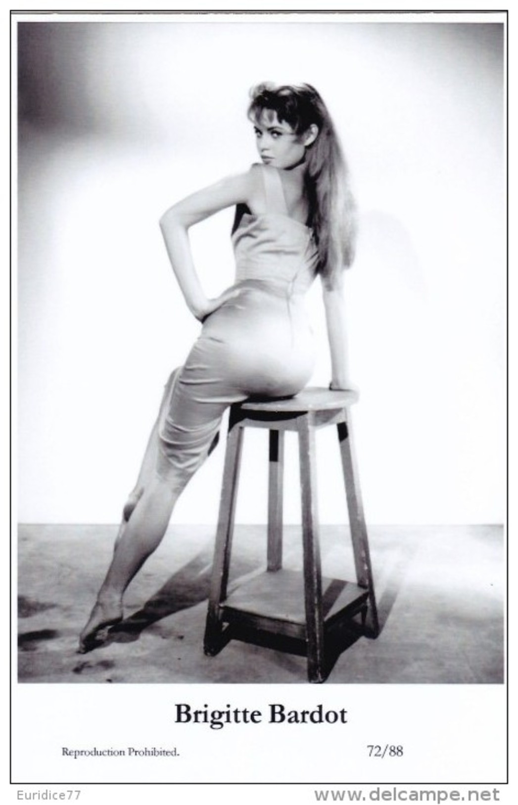 BRIGITTE BARDOT - Film Star Pin Up - Publisher Swiftsure Postcards 2000 - Artistes