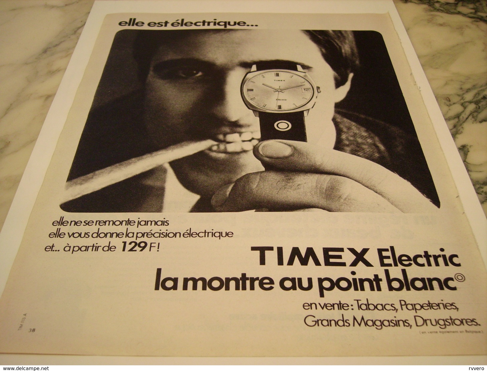 ANCIENNE PUBLICITE MONTRE ELECTRIQUE TIMEX 1970 - Autres & Non Classés