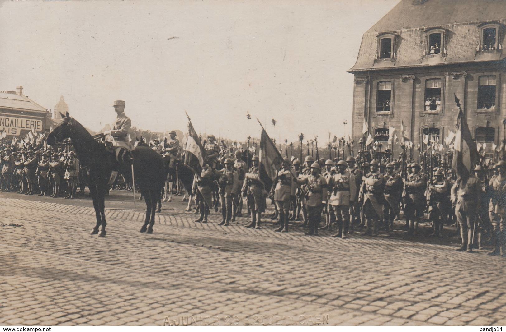 Caen - Carte Photo -guerre 1914-18  Parade Caserne Hamelin (photo A. Junior  Caen) - Scan Recto- Verso - Caen