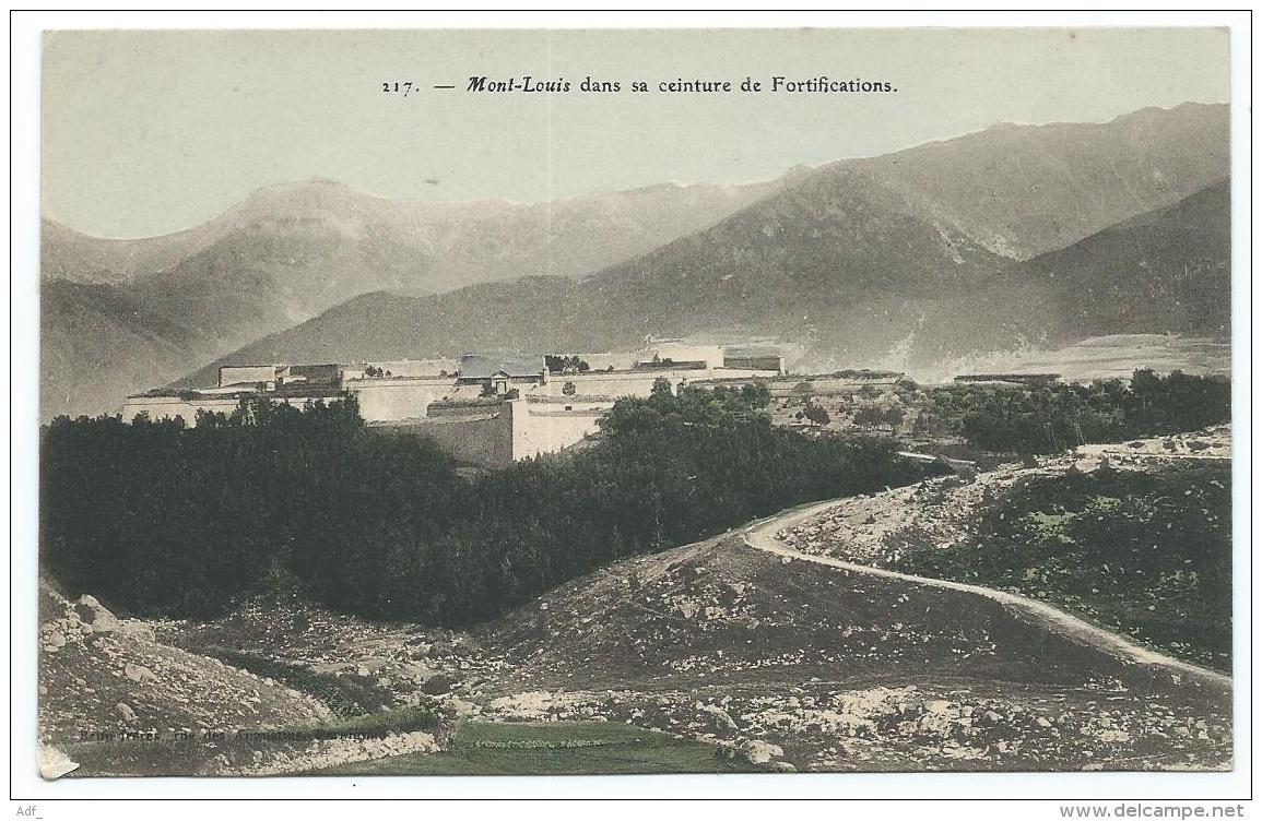 CPA MONT LOUIS DANS SA CEINTURE DE FORTIFICATIONS, PYRENEES ORIENTALES 66 - Autres & Non Classés