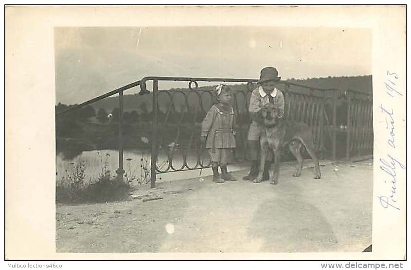 031017 - CARTE PHOTO - 55 POUILLY - Août 1913 Enfants Et Chien Sur Le Pont Rivière - Autres & Non Classés