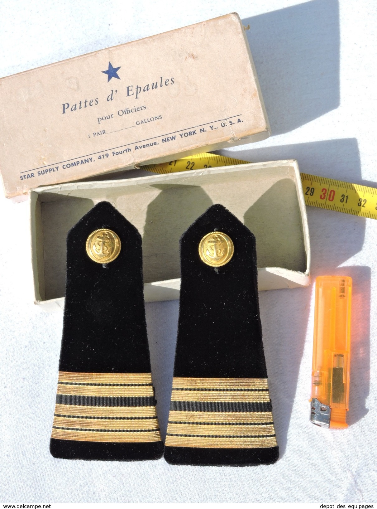 RARE PAIRE EPAULETTES OFFICIER MARINE FRANCE FABRICATION U.S.A. W.W.2  + BOITE NEW YORK