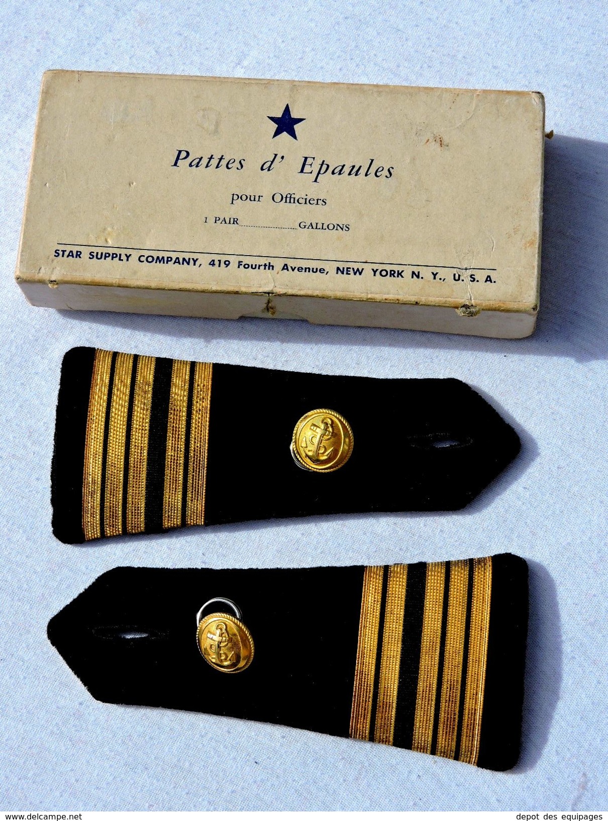 RARE PAIRE EPAULETTES OFFICIER MARINE FRANCE FABRICATION U.S.A. W.W.2  + BOITE NEW YORK