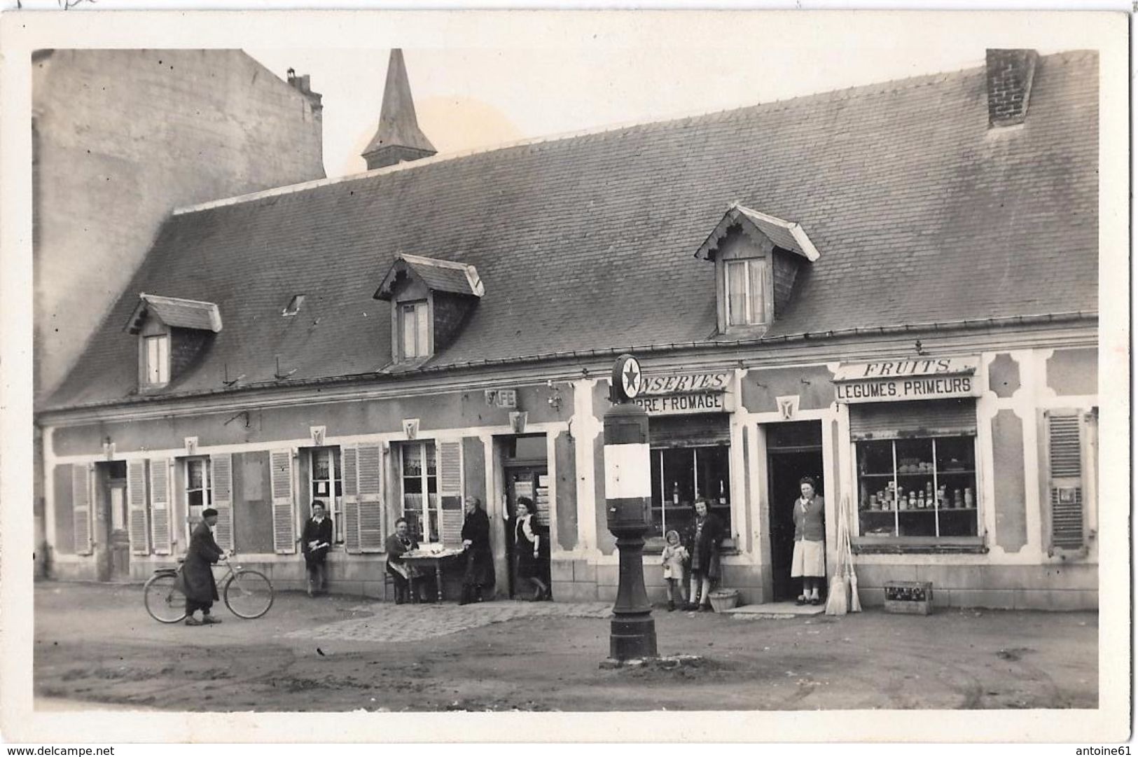 ETREUX --Le  "CAFE Des TOURISMES " (Epicerie , Pompe AZUR ) - Sonstige & Ohne Zuordnung