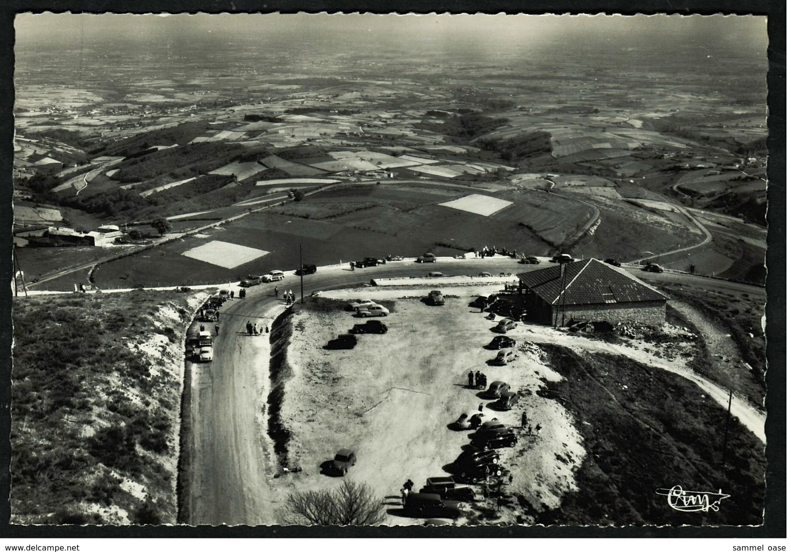 La Terrasse Du Beaujolais - Au Fut D'Avenas - Comne De Chiroubles / Rhone - Aerienne - Carte Postales Ca. 1970   (7483) - Chiroubles