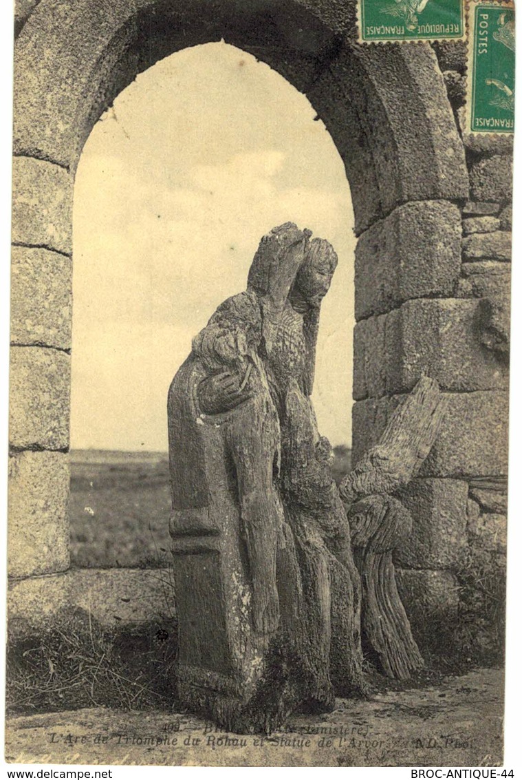 CPA N°10357 - BRIGNOGAN - COSTUMES DE FETE - COSTUME ET COIFFE - FOLKLORE +ARC DE TRIOMPHE DU ROHAU & STATUE DE L' ARVOR - Brignogan-Plage