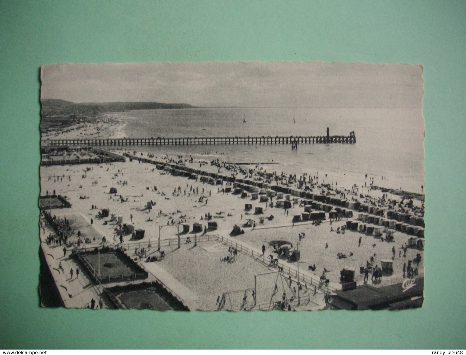 DEAUVILLE - TROUVILLE  -  14  -  Vue Générale Et La Nouvelle Jetée   -  CALVADOS - Caen