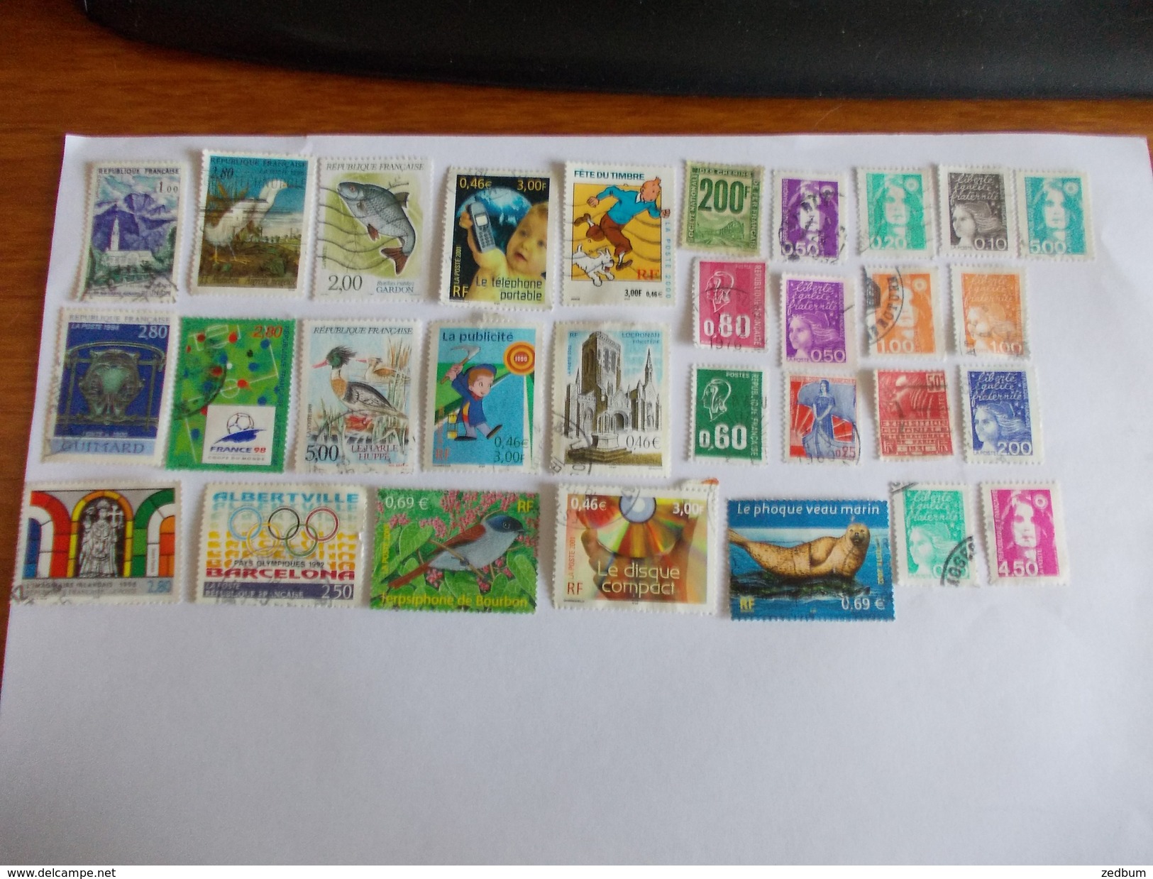 TIMBRE France Lot De 30 Timbres à Identifier Tintin - Mezclas (max 999 Sellos)