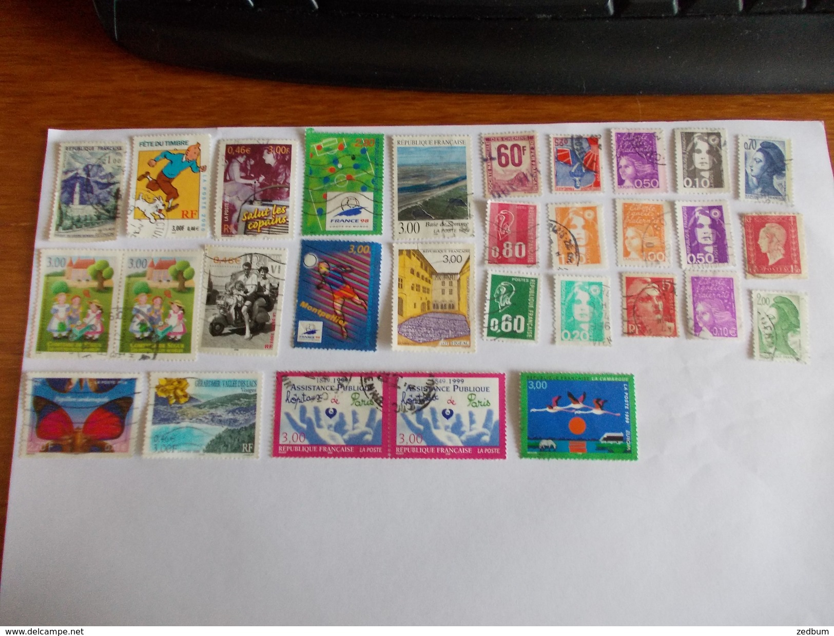 TIMBRE France Lot De 30 Timbres à Identifier Tintin - Mezclas (max 999 Sellos)