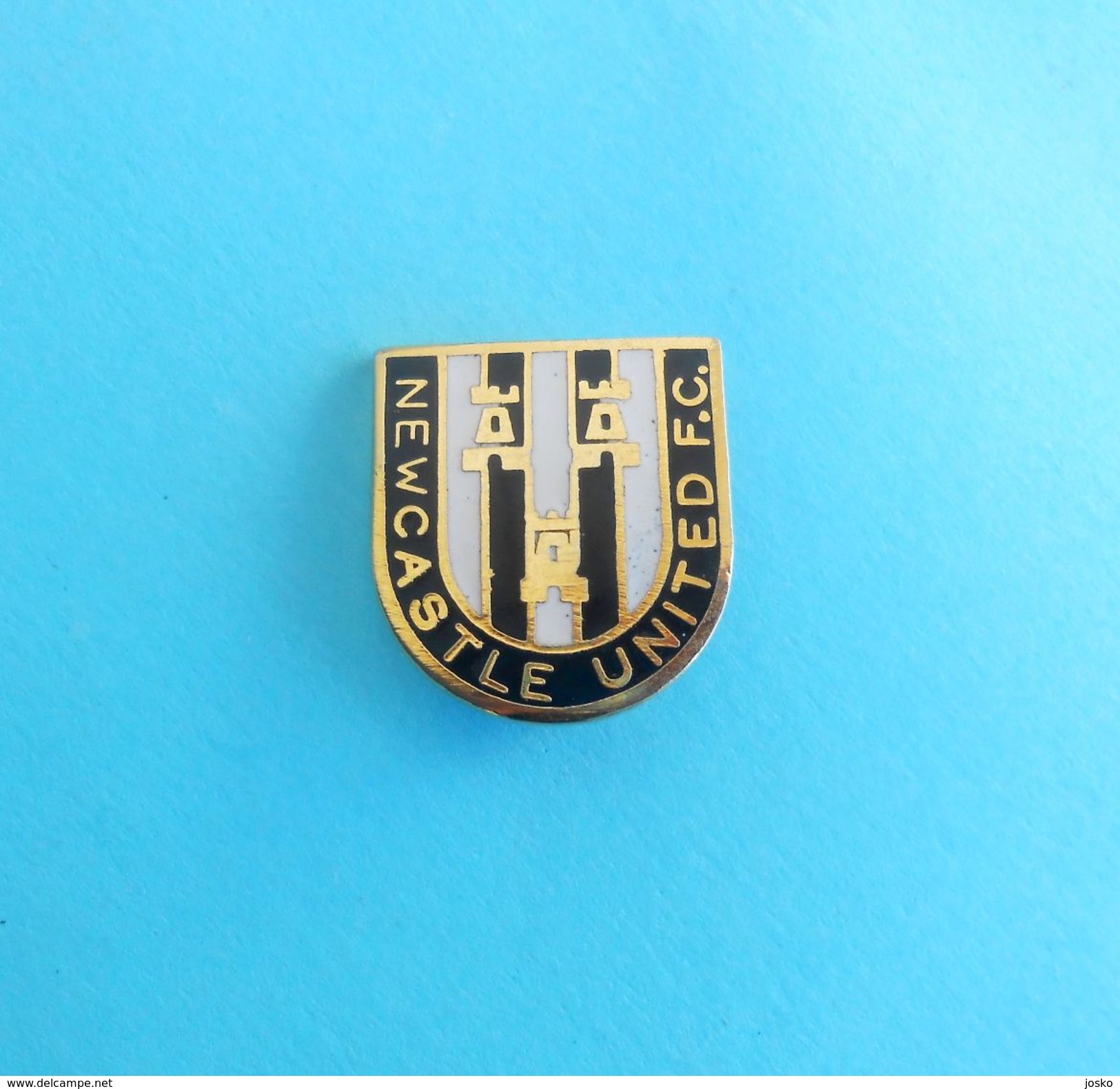 NEWCASTLE UNITED FC - England Football Soccer Club Enamel Pin Badge * Fussball Calcio Foot Futbol Futebol British - Football