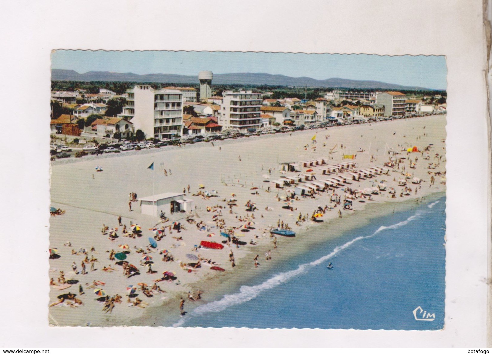 CPM DPT 66 LE CANET,VUE AERIENNE, LA PLACE COTE NORD En 1966! - Canet En Roussillon