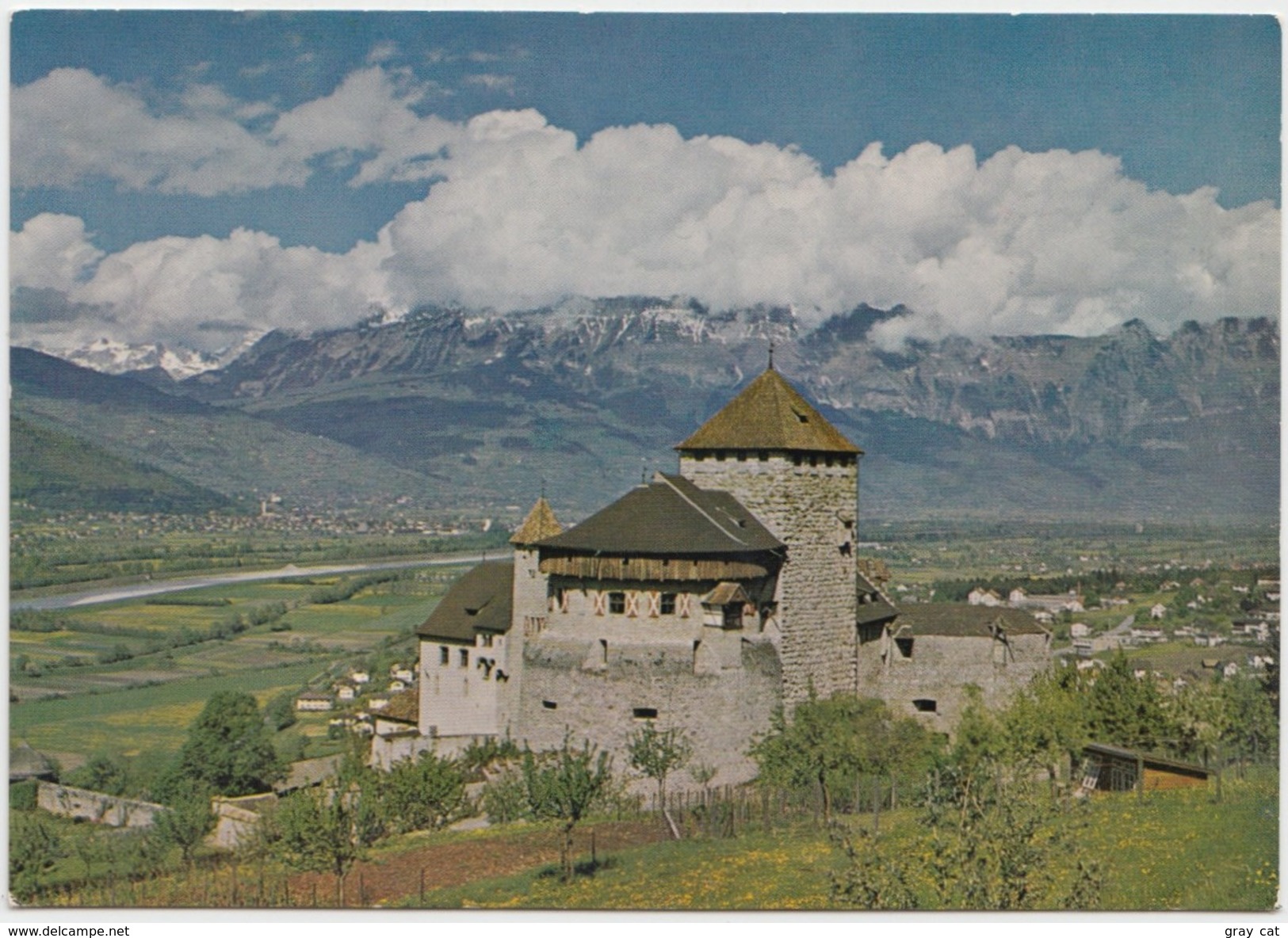 LIECHTENSTEIN, Castle Of Vaduz, Swiss Mountains In The Background, Unused Postcard [20633] - Liechtenstein