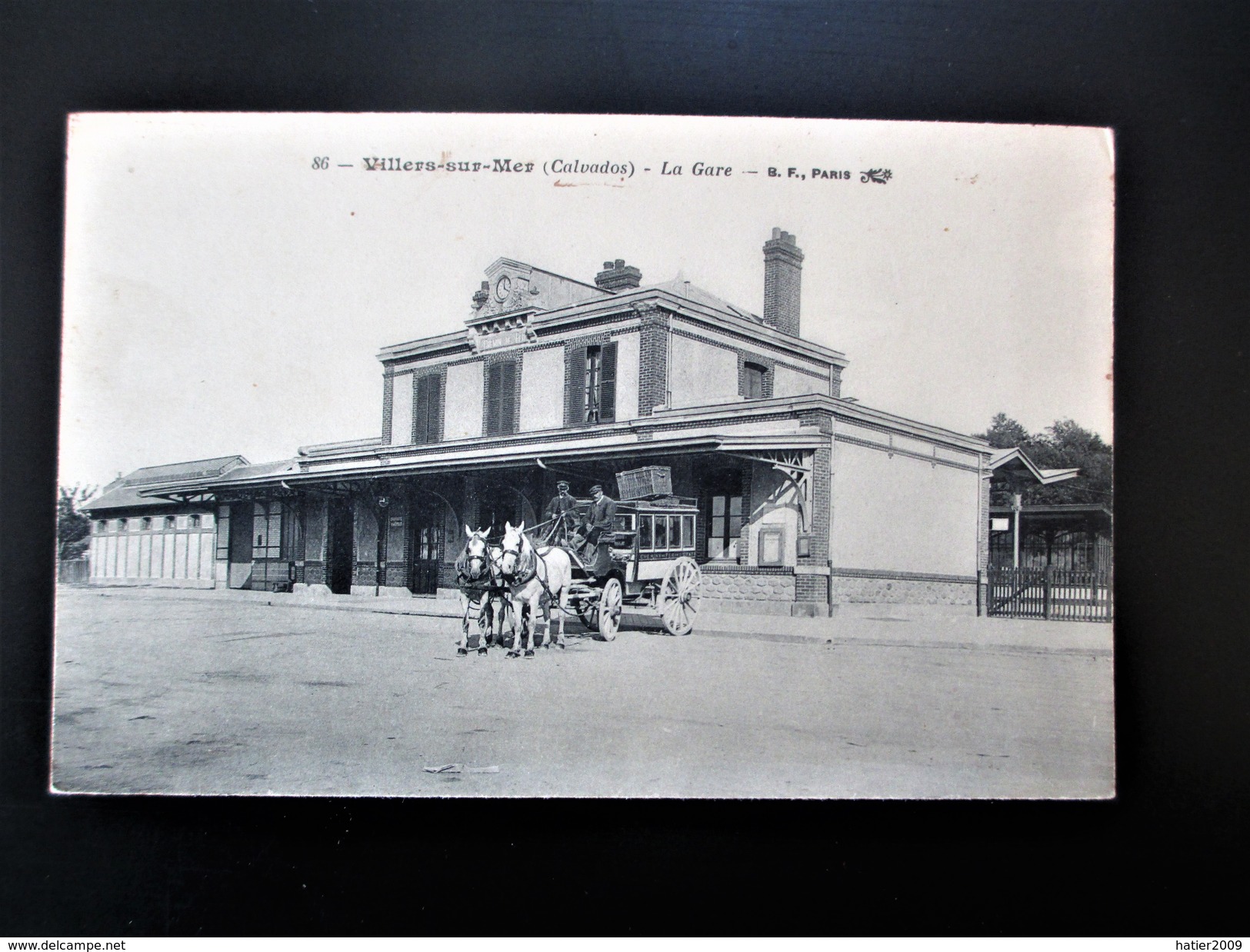 VILLERS Sur MER -  La GARE - Beau Plan Avec Attelage D' Une Diligence - Villers Sur Mer