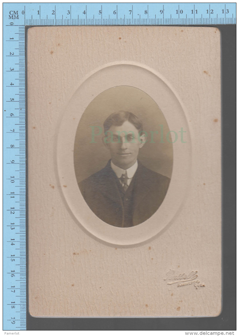 Photo Cabinet  CDV - Homme  , Photographe : Russell Knowlton  Quebec Canada - Non Classés