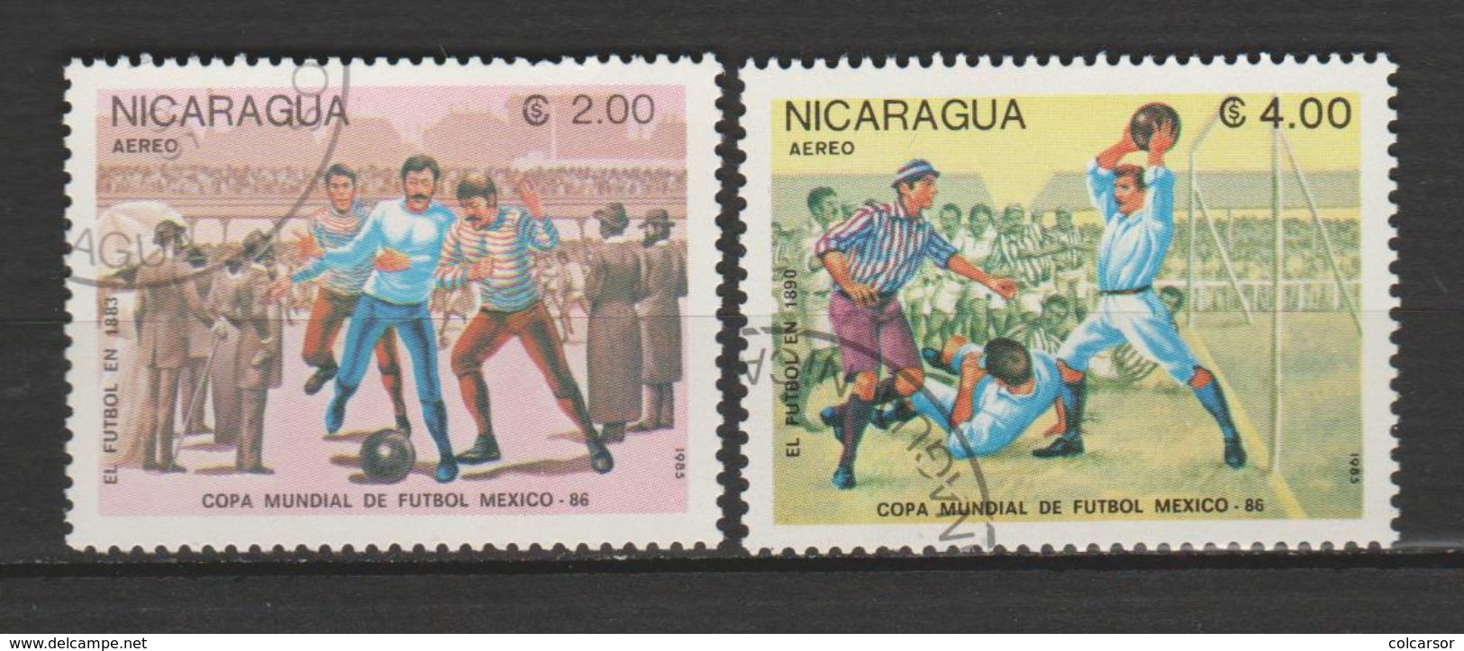 NICARAGUA ,P.A, N°1082-83 " LE FOOTBALL À TRAVERS LES AGES - Usati