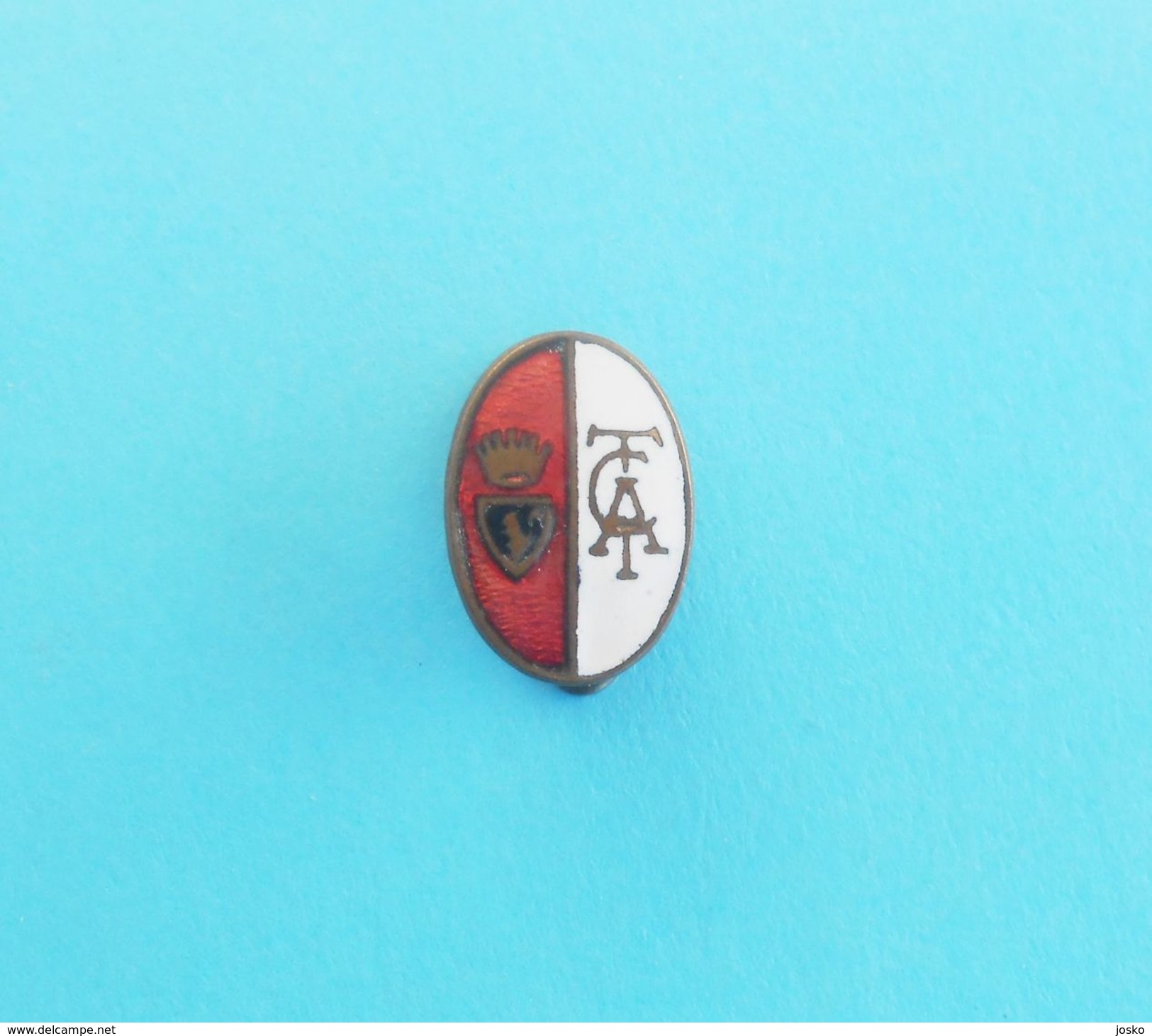 TORINO FC Italy Football Soccer Club Old Enamel Buttonhole Pin Badge Fussball Futbol Futebol Calcio Distintivo Italia #6 - Football