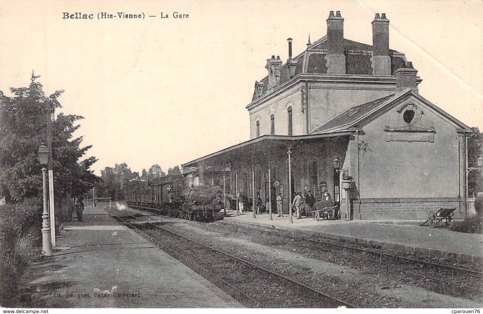 C P A Bellac La Gare Les Quais Le Train Les Voyageurs Carte Animée 87 Haute Vienne - Bellac