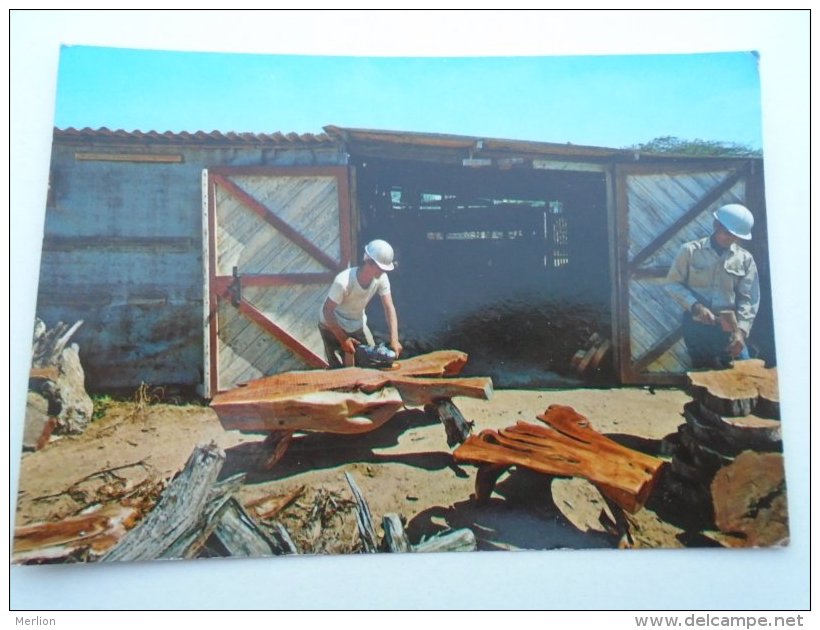 D153882  ARUBA Woodworkers -  Kwihi Tables  - Khiwi Trees - Stamp Curacao Netherlandse Antillen Ca 1975 - Aruba