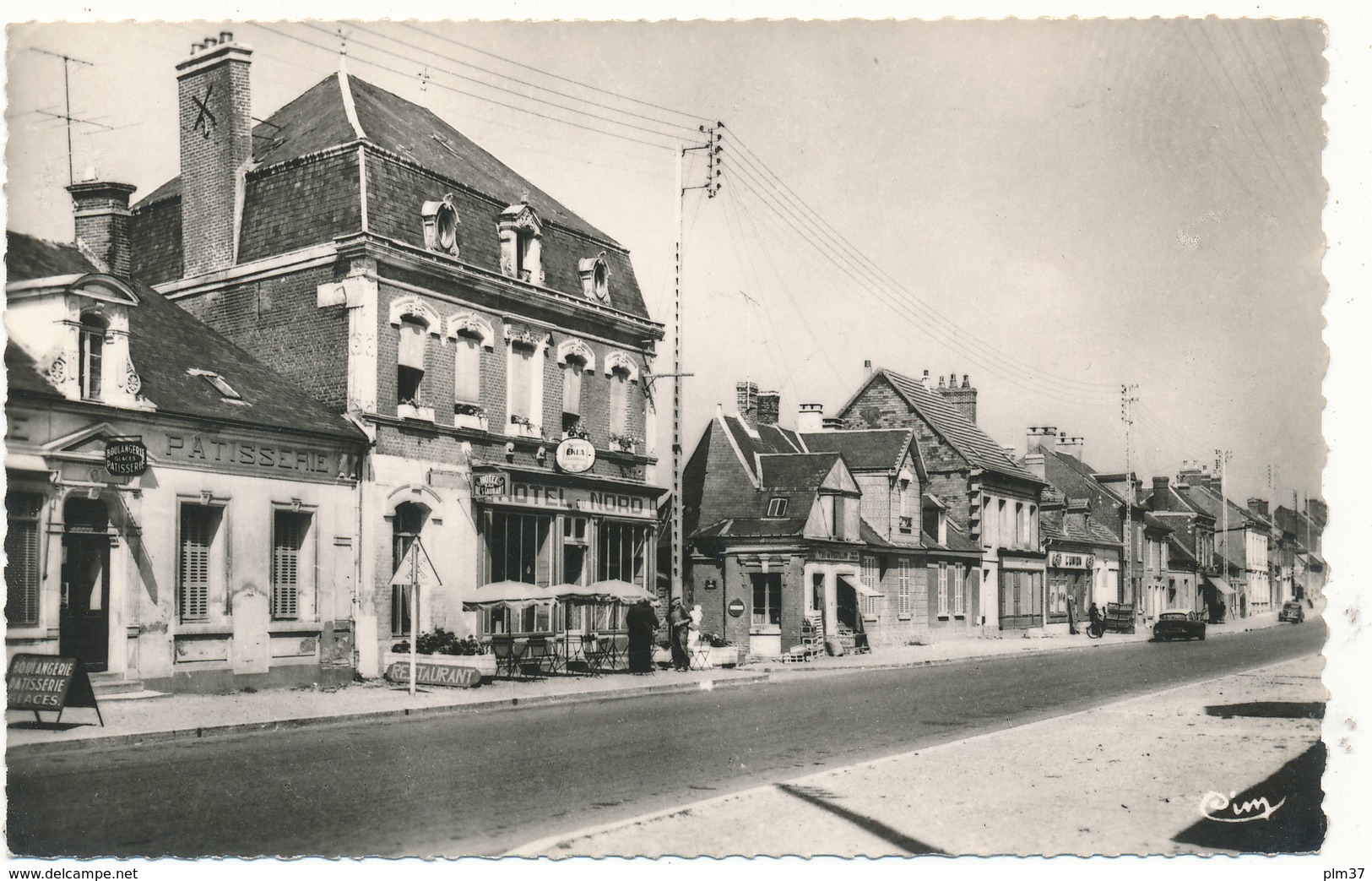 SAINTE GENEVIEVE - Route De Paris - Sainte-Geneviève