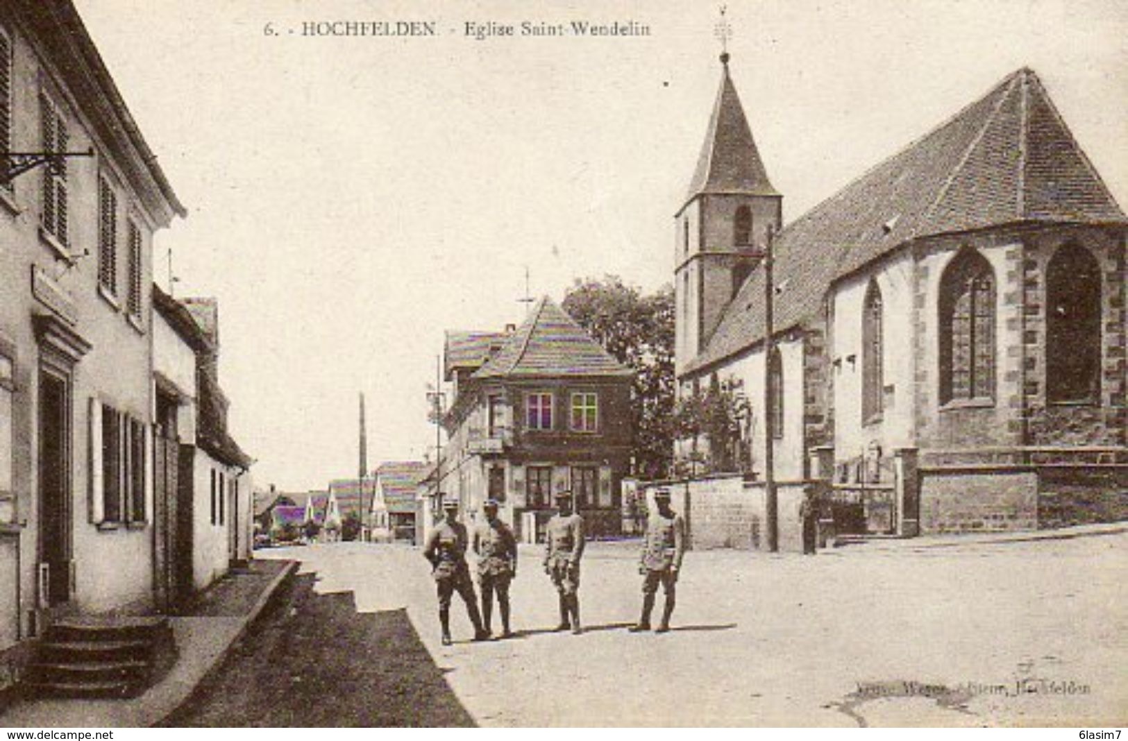 CPA - HOCHFELDEN (67) - Aspect Du Quartier De L'Eglise St-Wendelin Dans Les Années 20 - Hochfelden