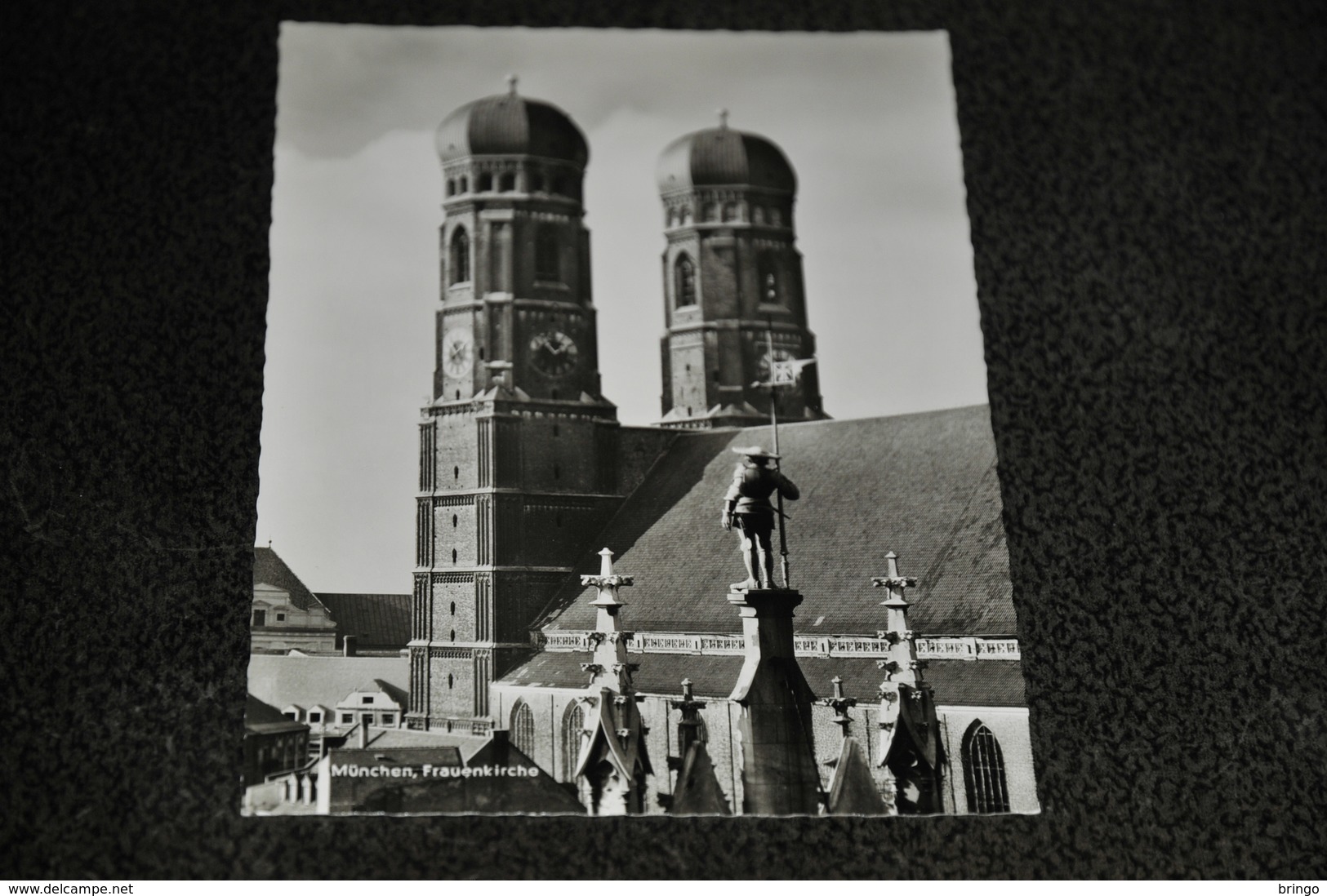2429- München, Frauenkirche - Kerken En Kloosters